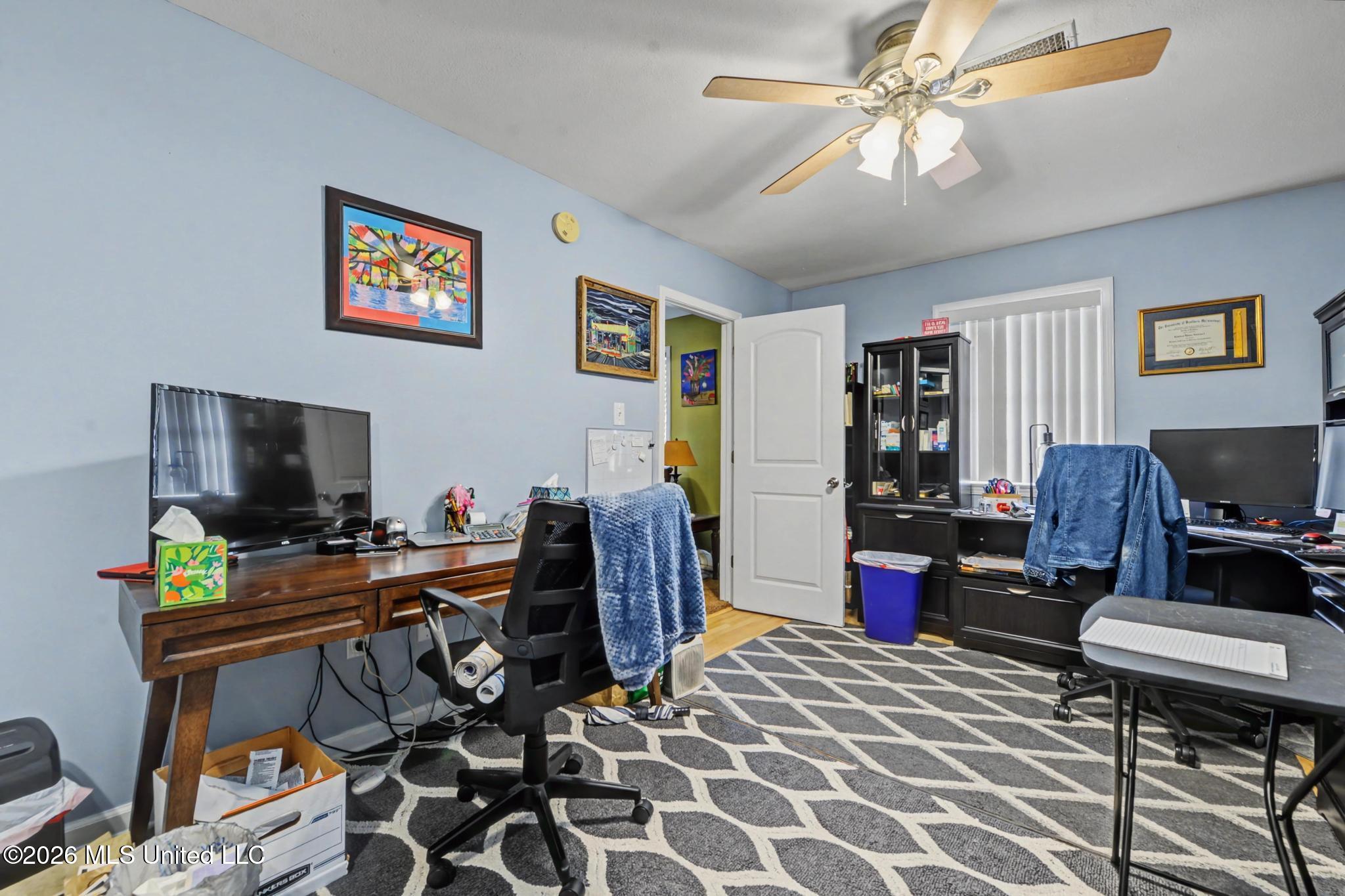 123 Espana Park Drive Property Photo 13