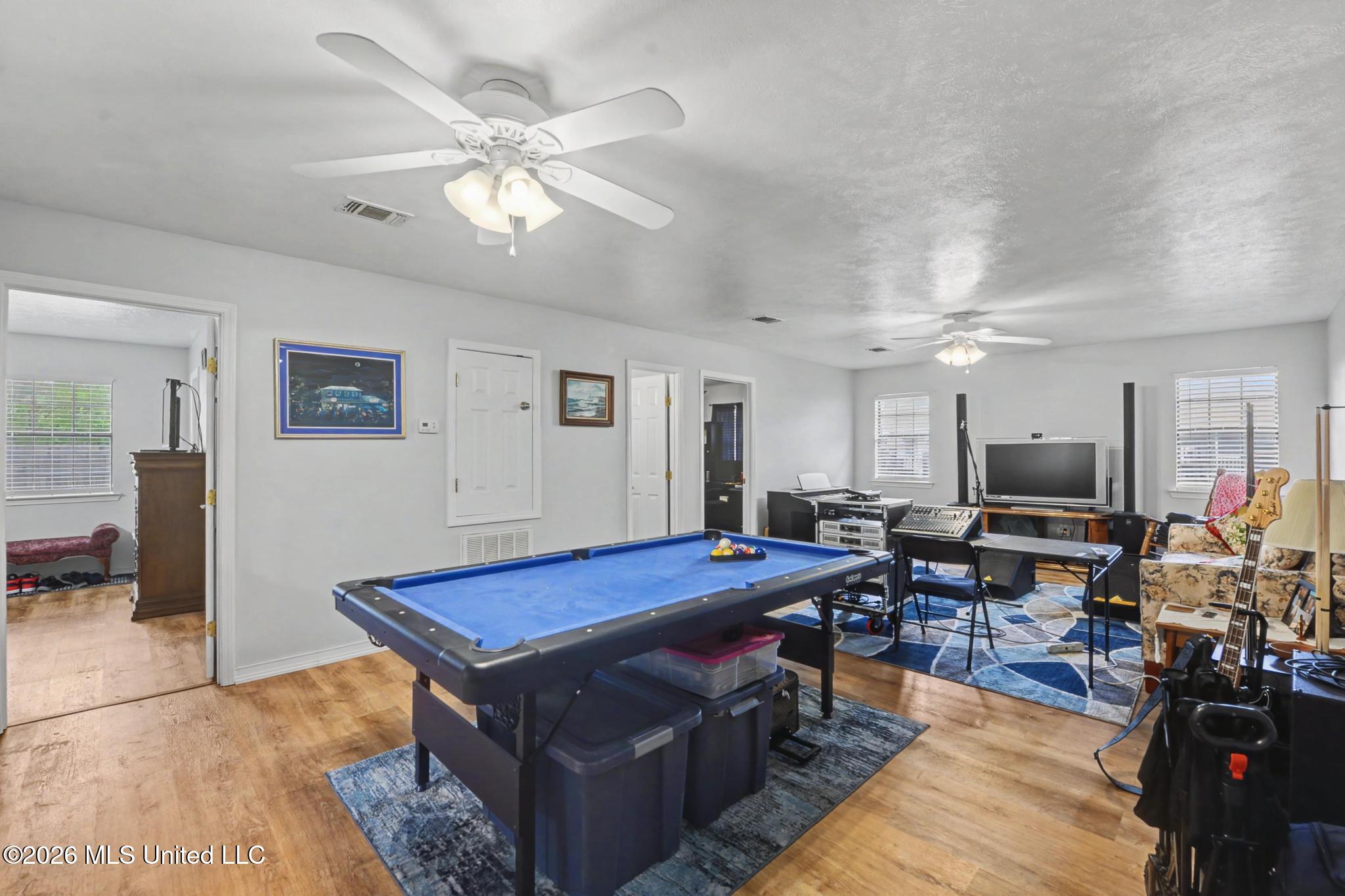 123 Espana Park Drive Property Photo 17
