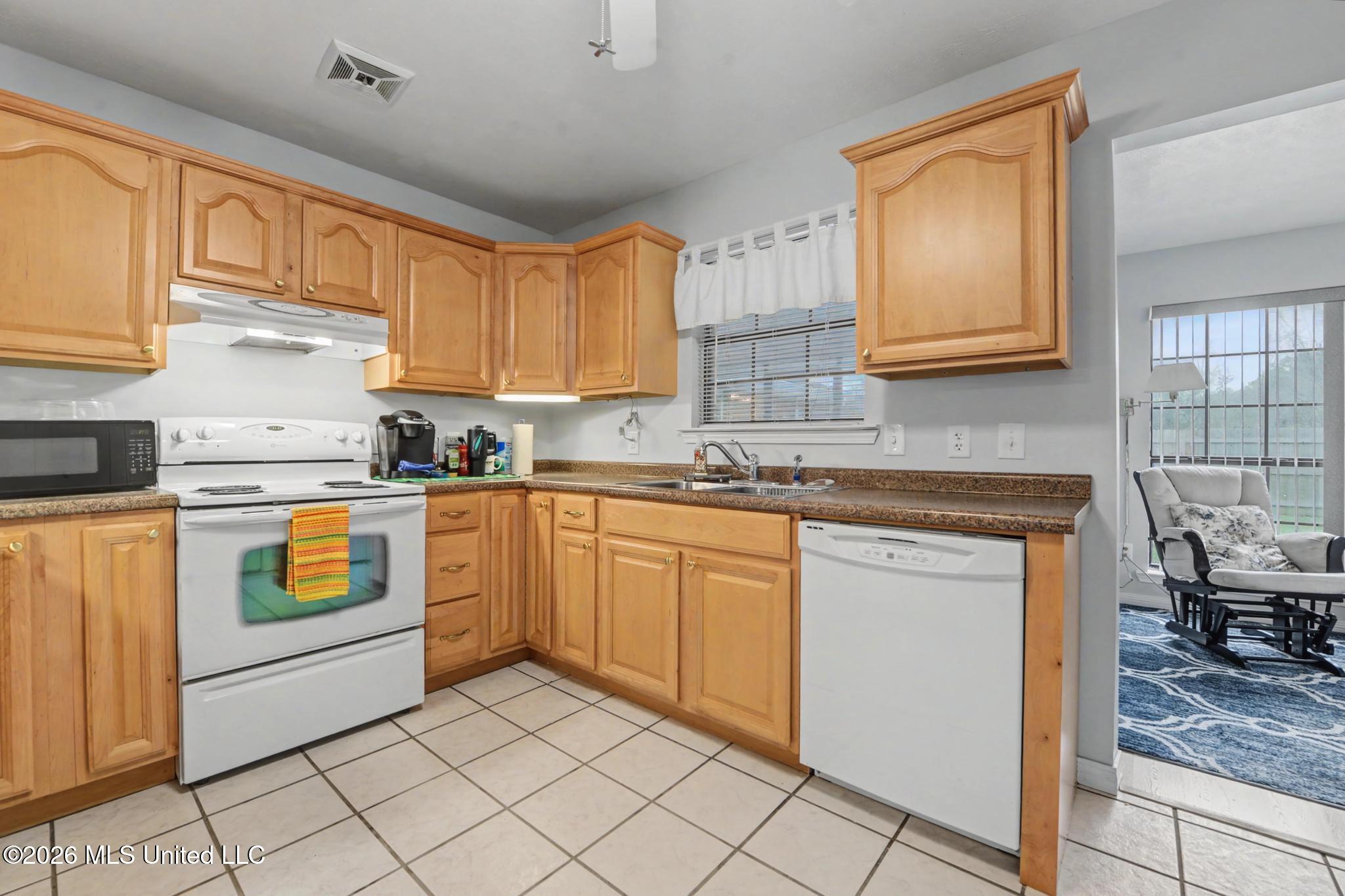 123 Espana Park Drive Property Photo 20
