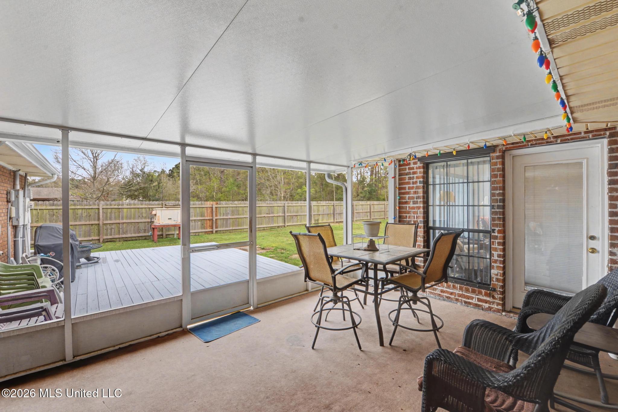 123 Espana Park Drive Property Photo 29