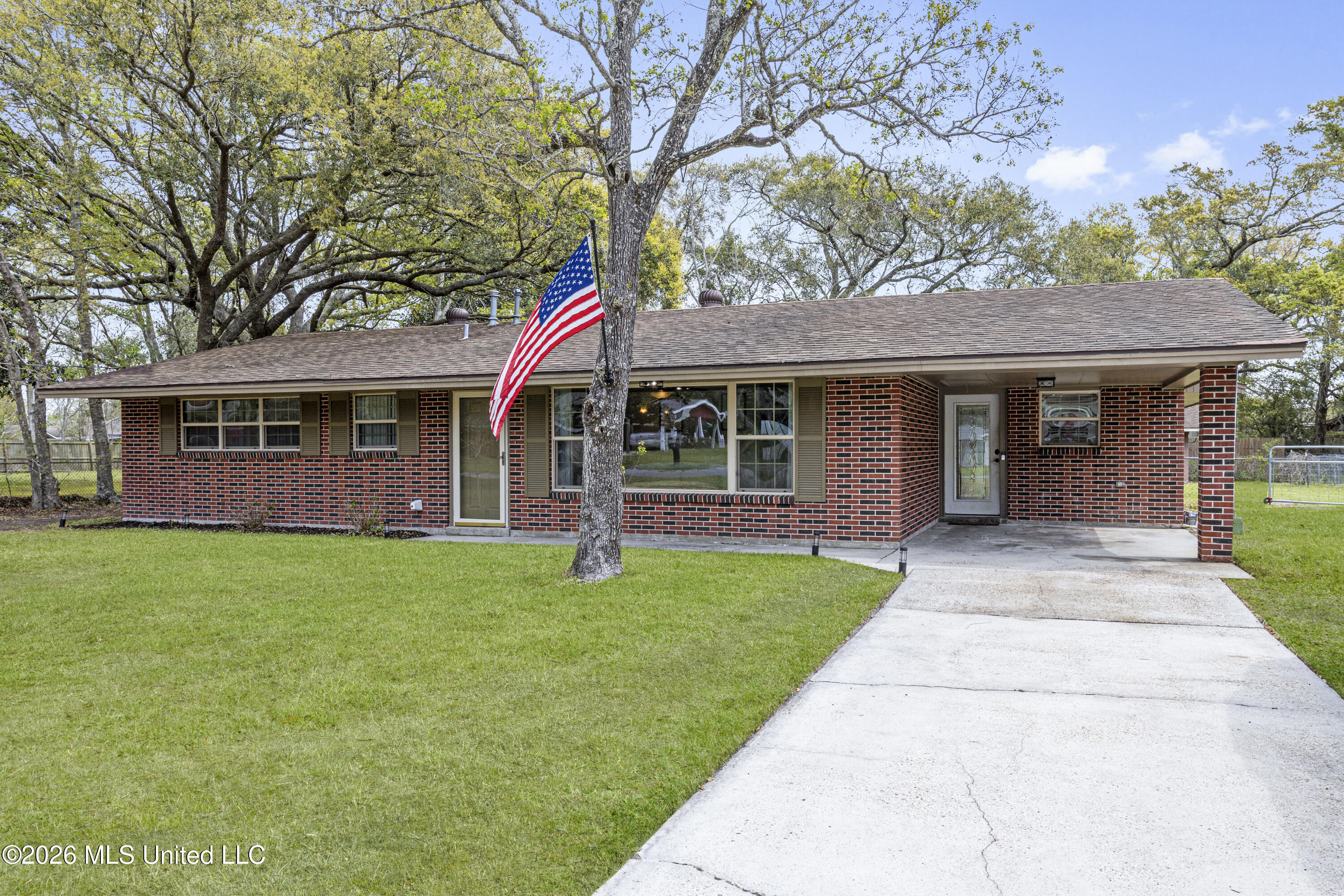 106 Clower Avenue Property Photo 4