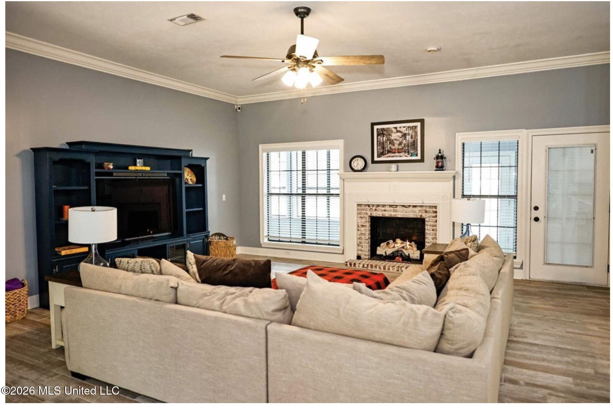 3004 Delaware Avenue Property Photo 4