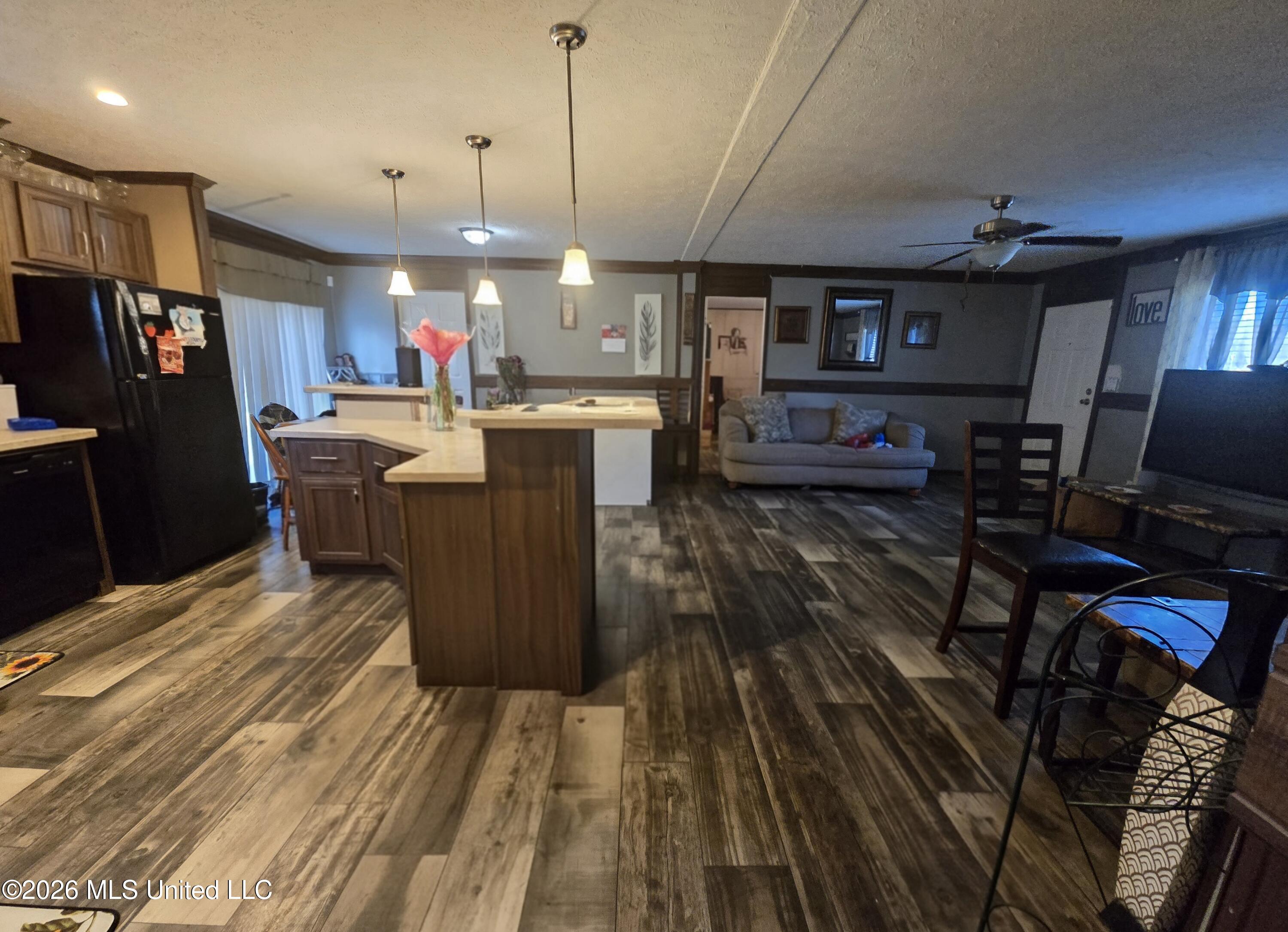 1012 Little Spring Drive Property Photo 3