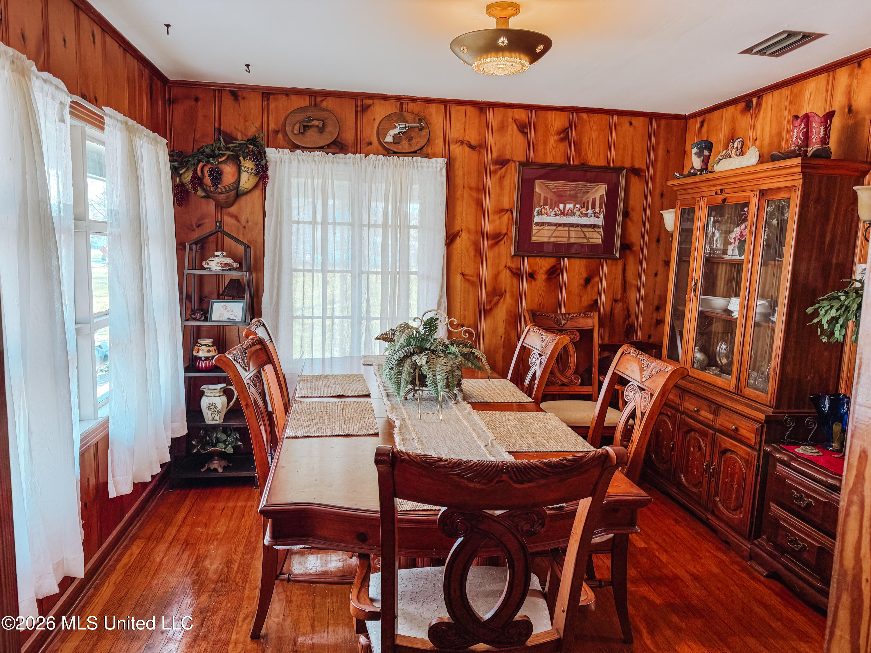 907 Grand Avenue Property Photo 13