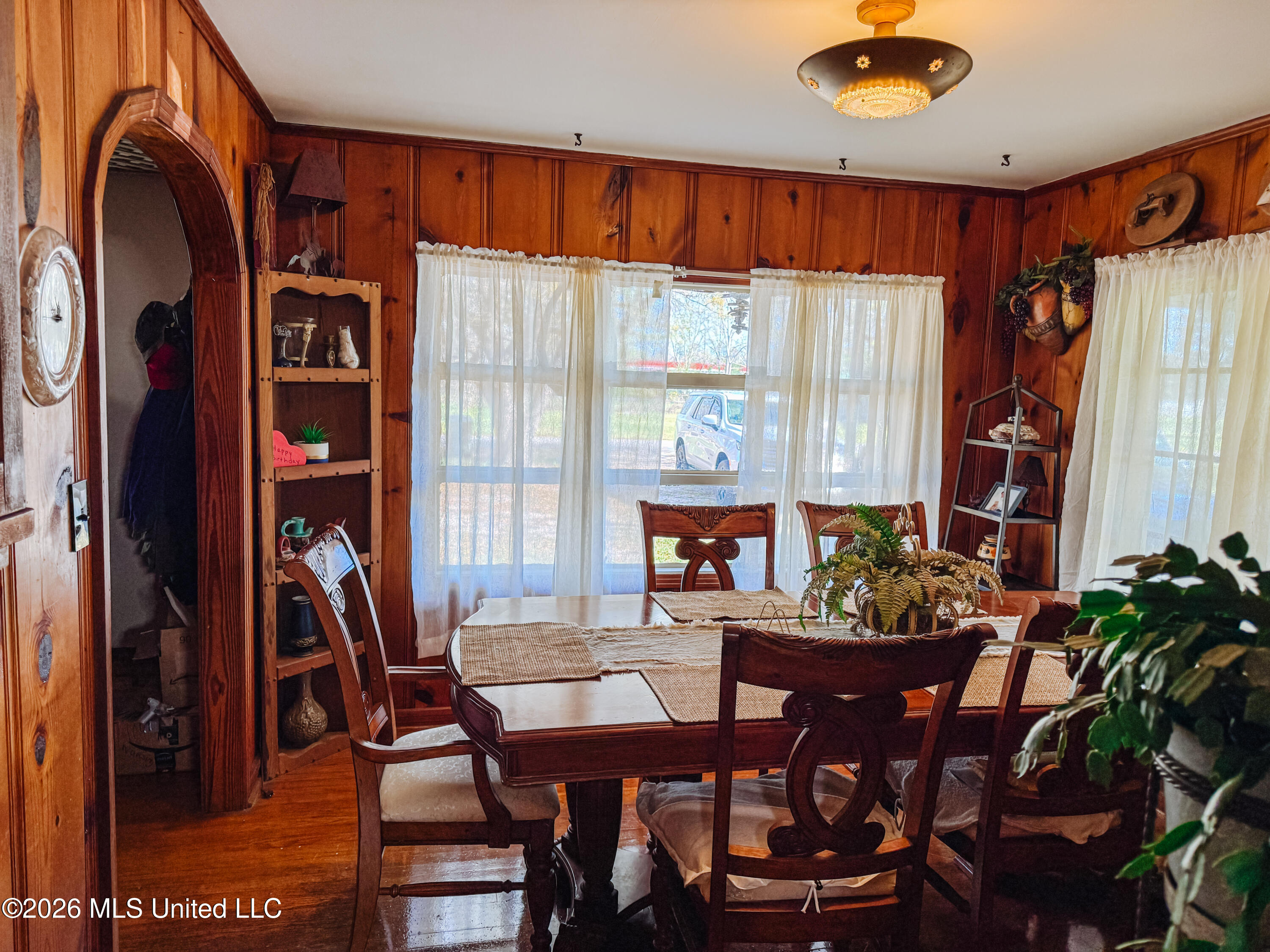 907 Grand Avenue Property Photo 14