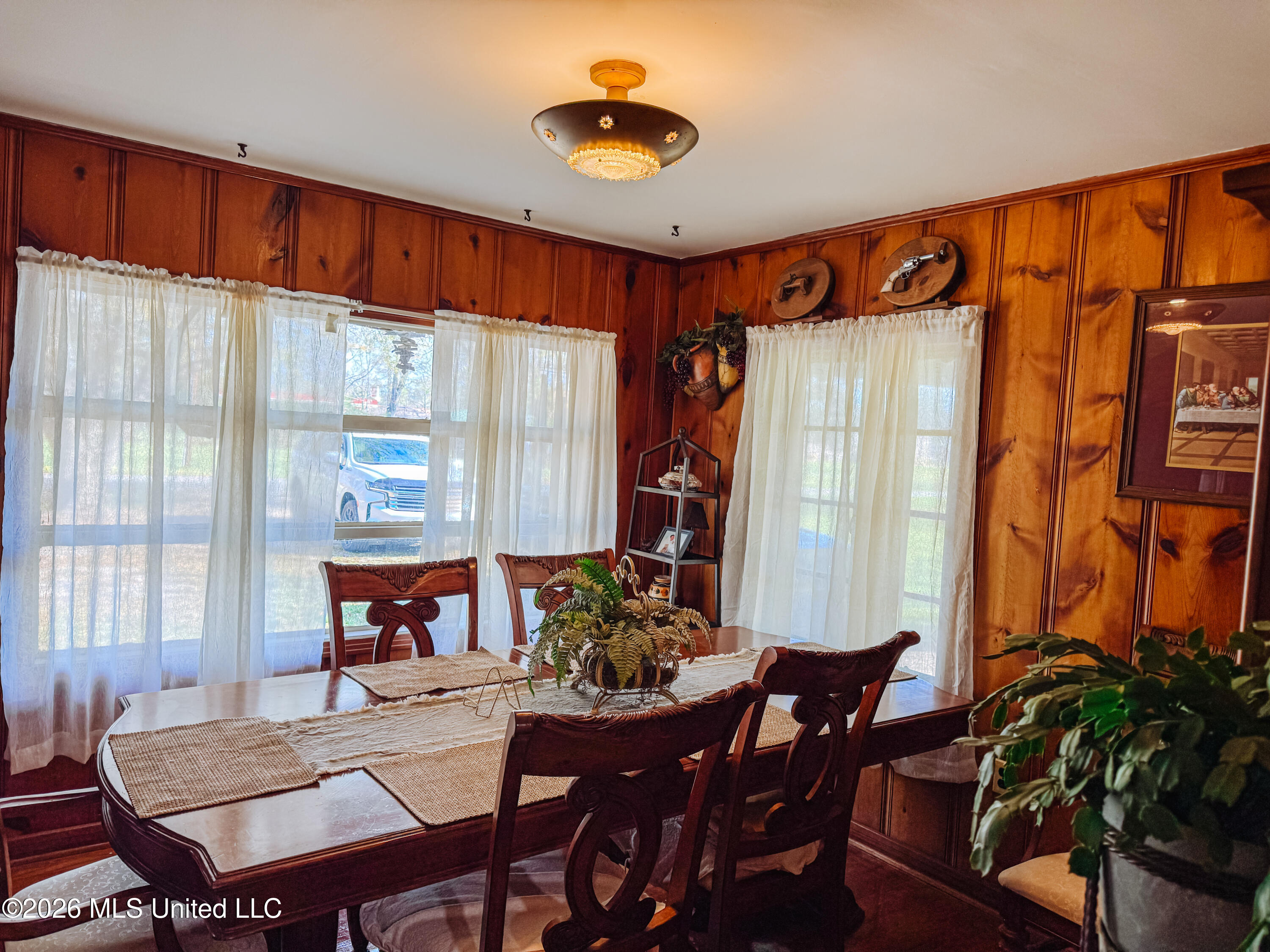 907 Grand Avenue Property Photo 15