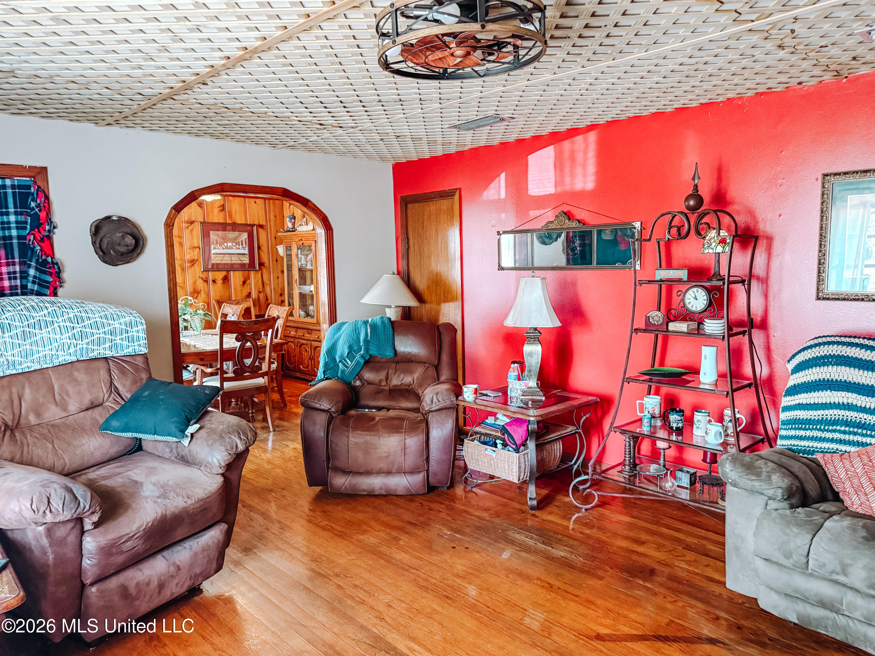 907 Grand Avenue Property Photo 18
