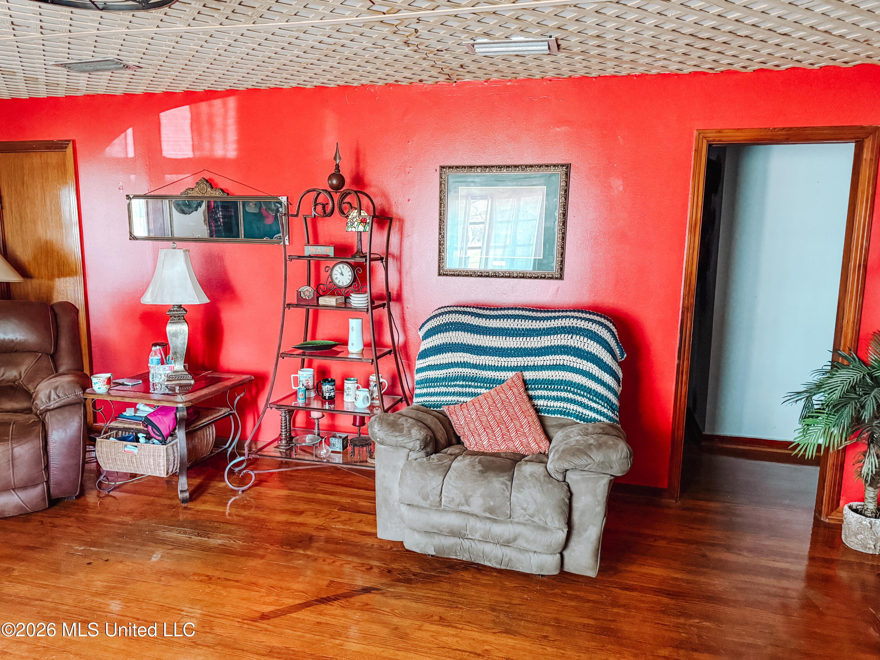 907 Grand Avenue Property Photo 20