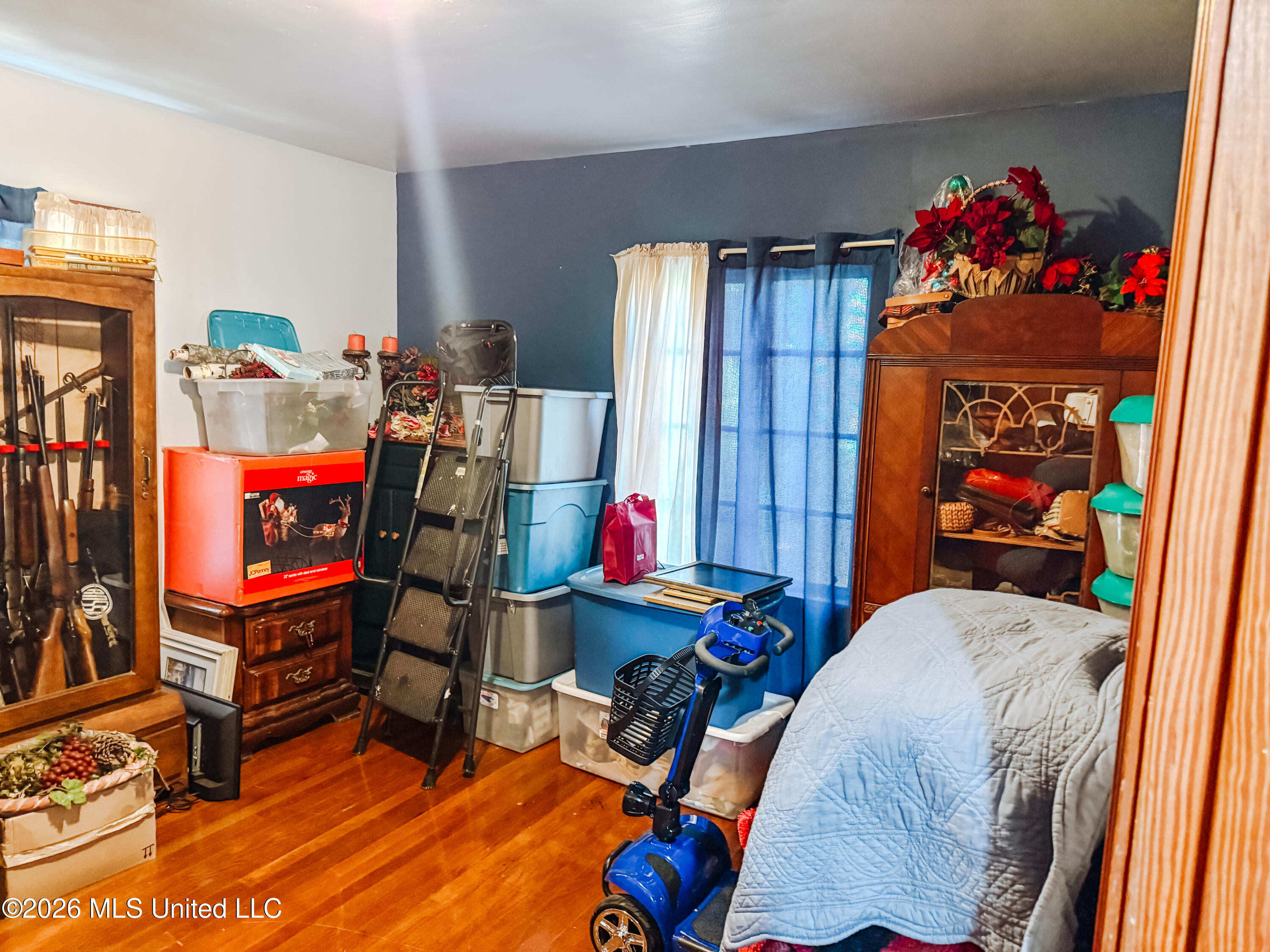907 Grand Avenue Property Photo 32