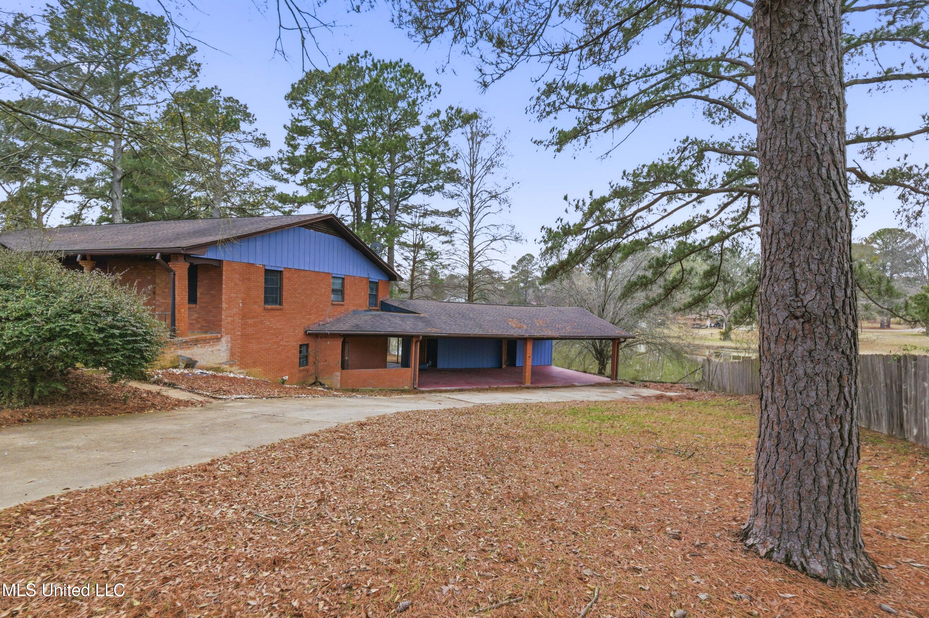 329 Arapaho Lane Property Photo 49