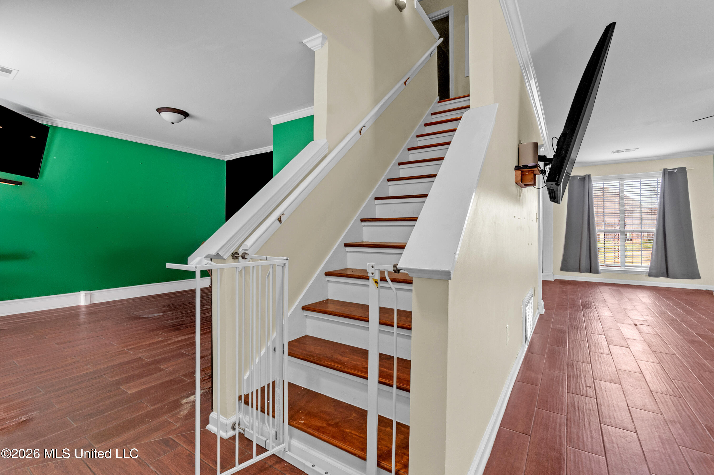 7090 Fox Creek Drive Property Photo 3
