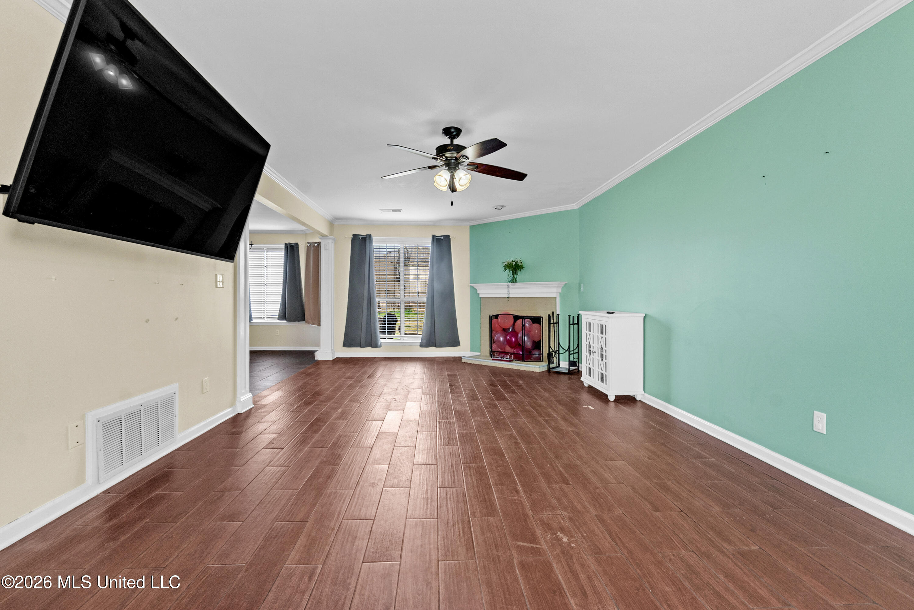 7090 Fox Creek Drive Property Photo 4