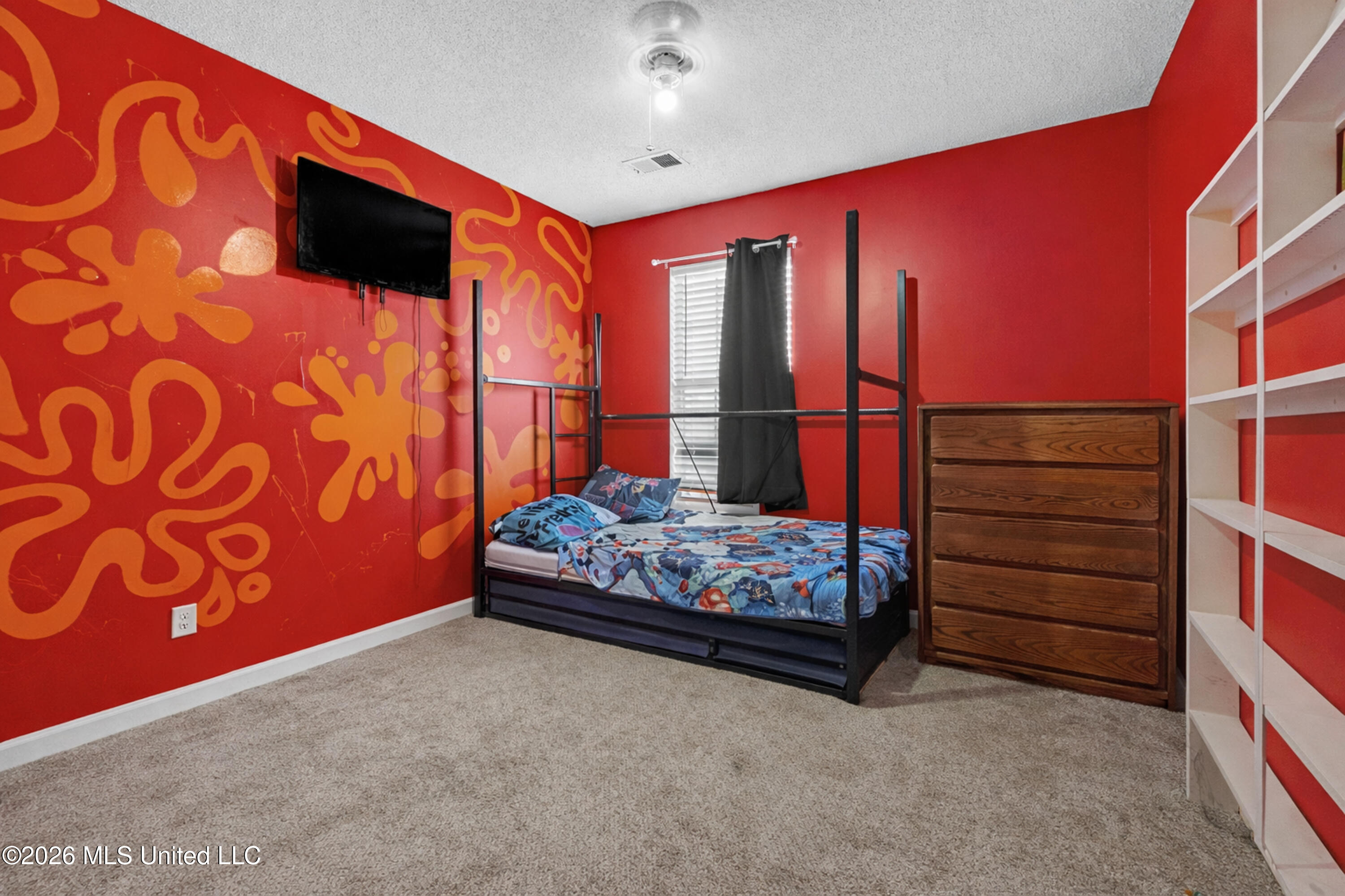 7090 Fox Creek Drive Property Photo 9