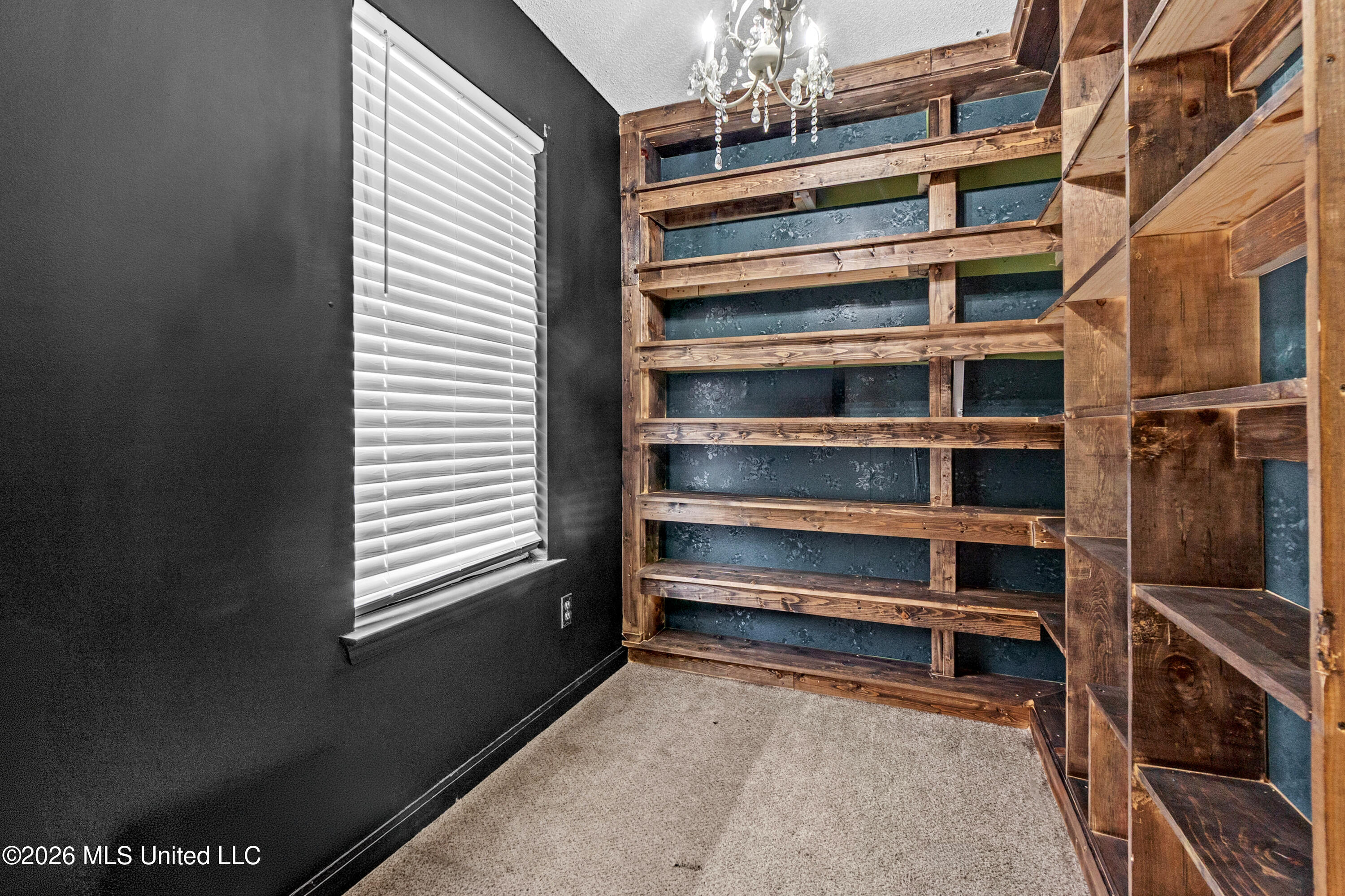 7090 Fox Creek Drive Property Photo 14