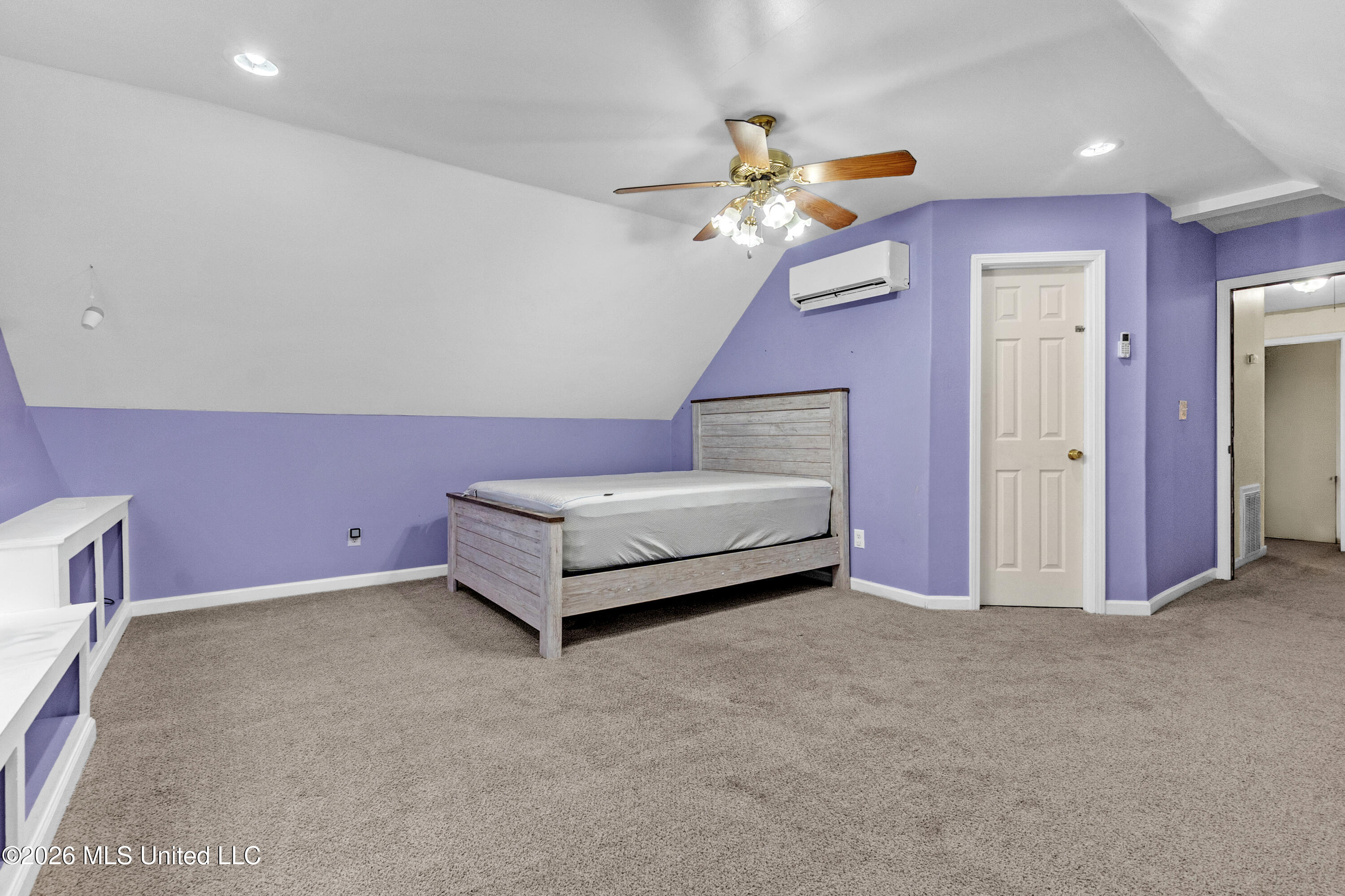 7090 Fox Creek Drive Property Photo 19