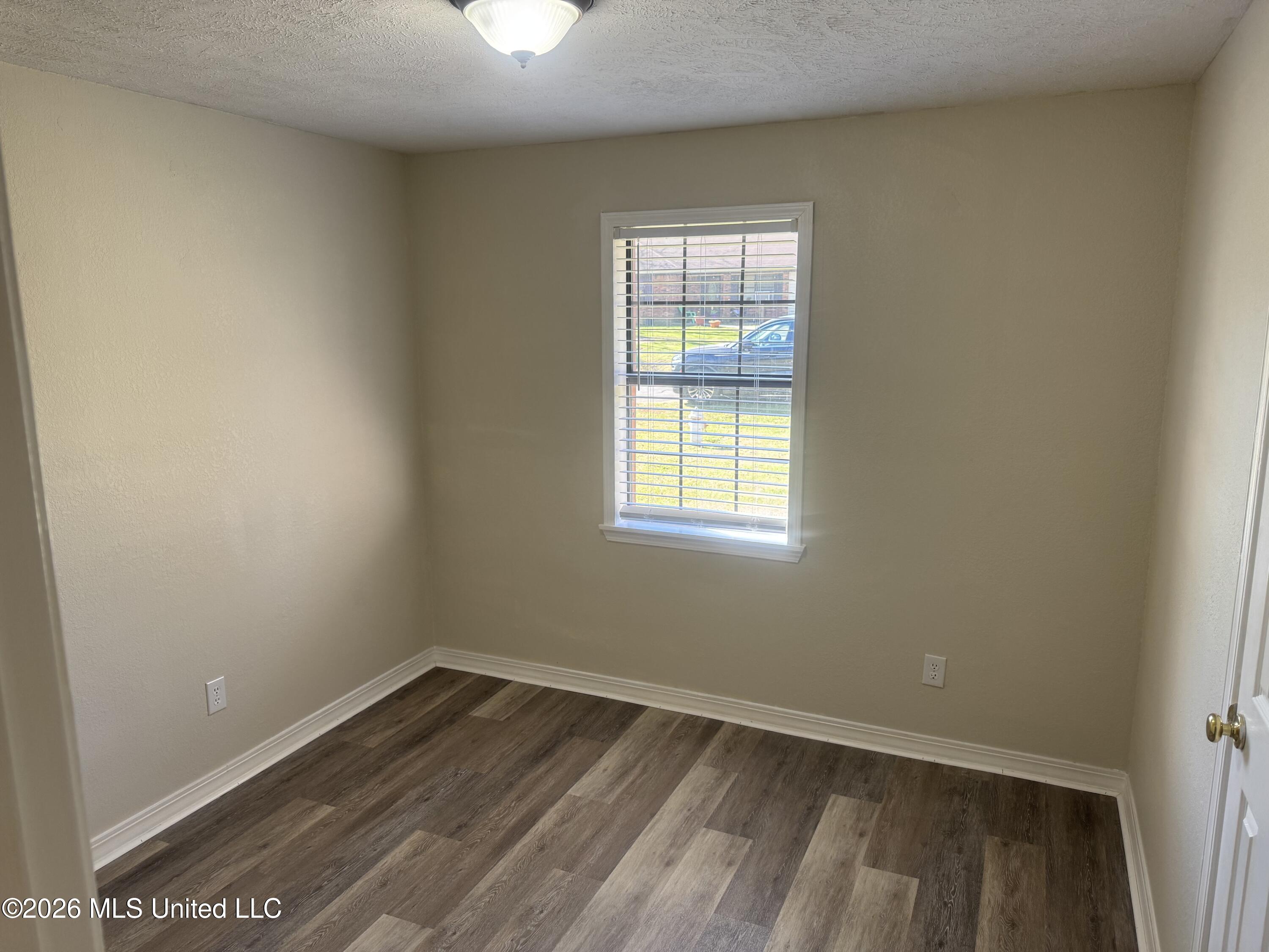 108 A B Thompson Street Property Photo 6