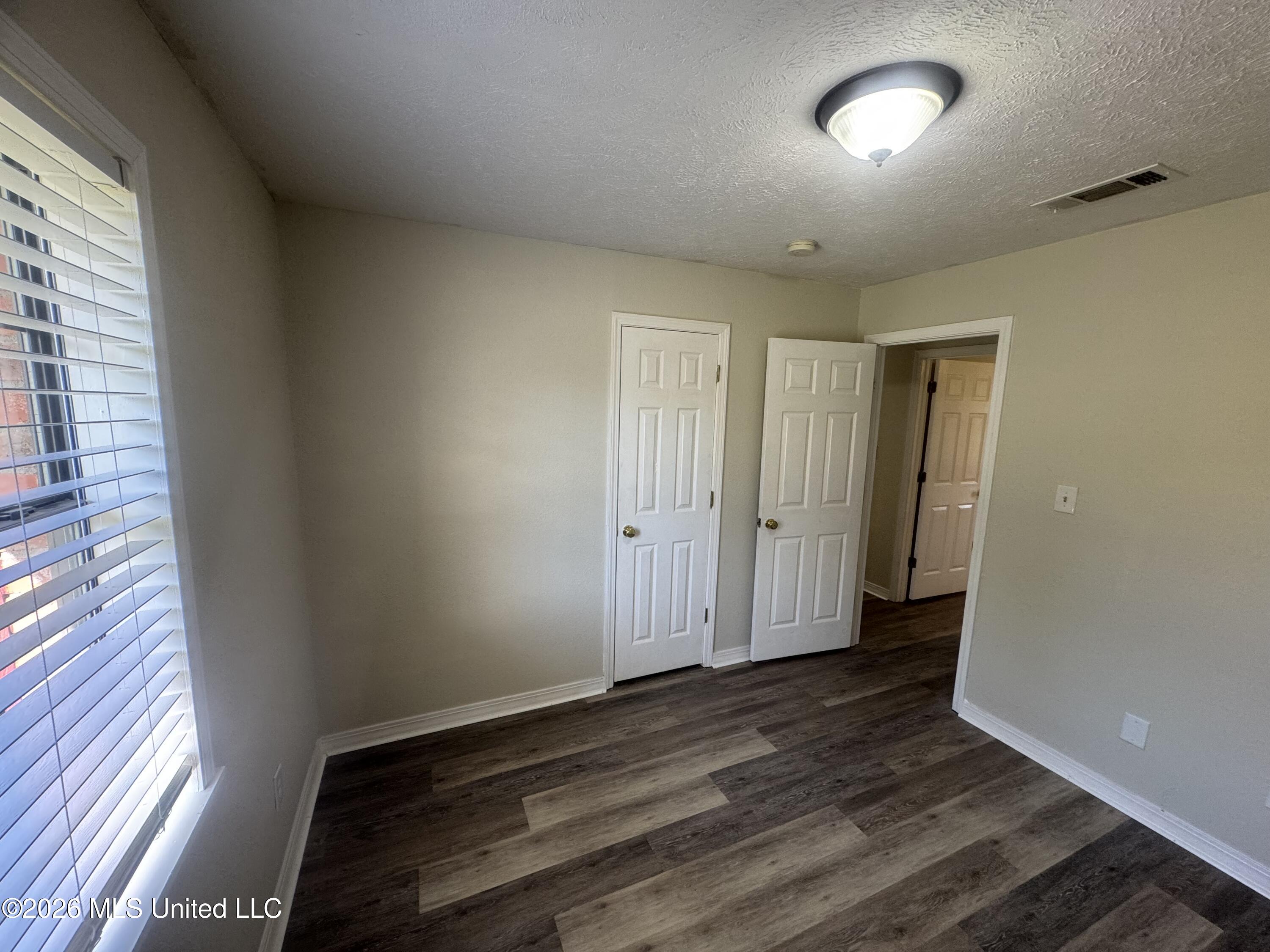 108 A B Thompson Street Property Photo 7