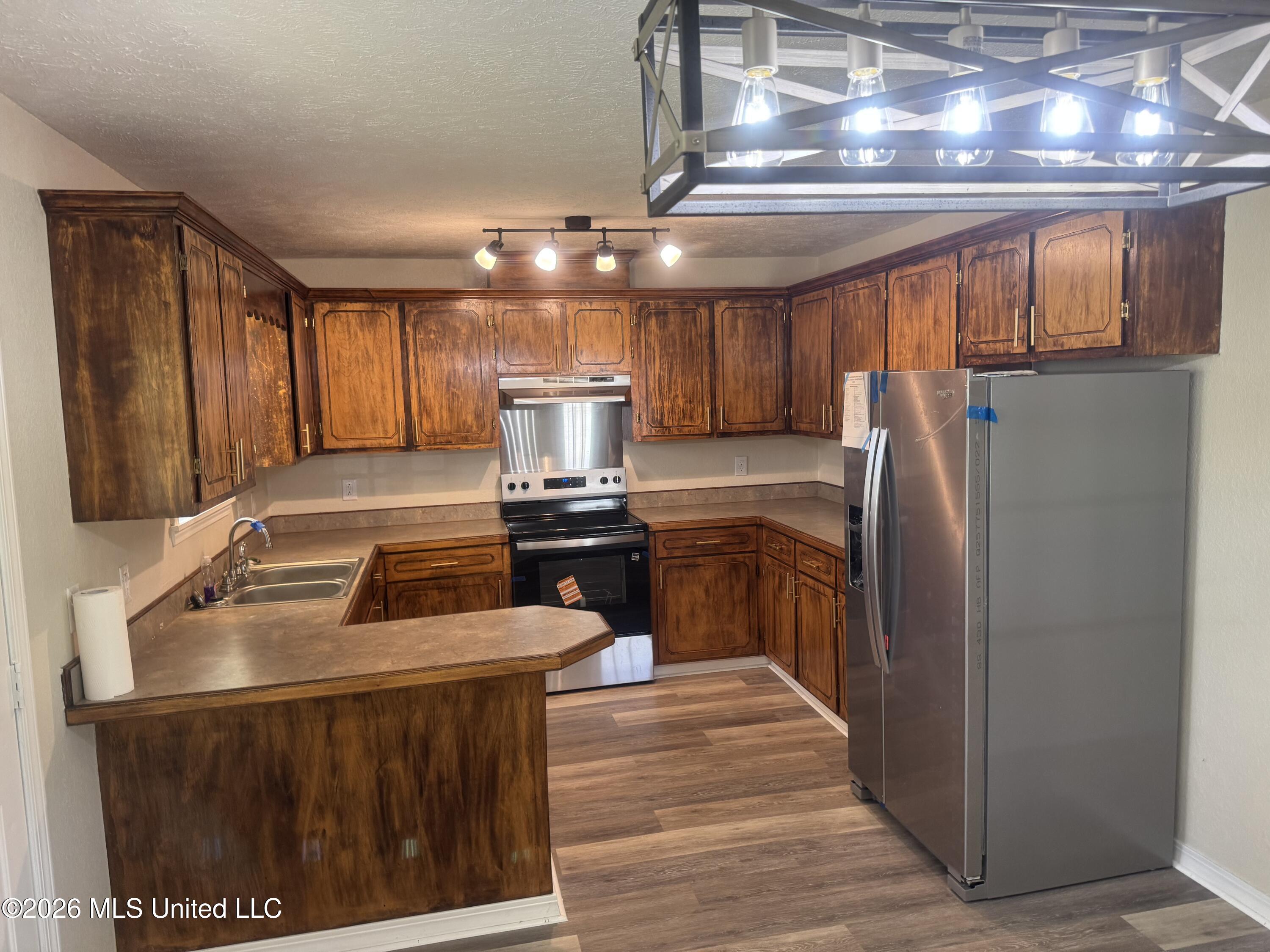 108 A B Thompson Street Property Photo 11