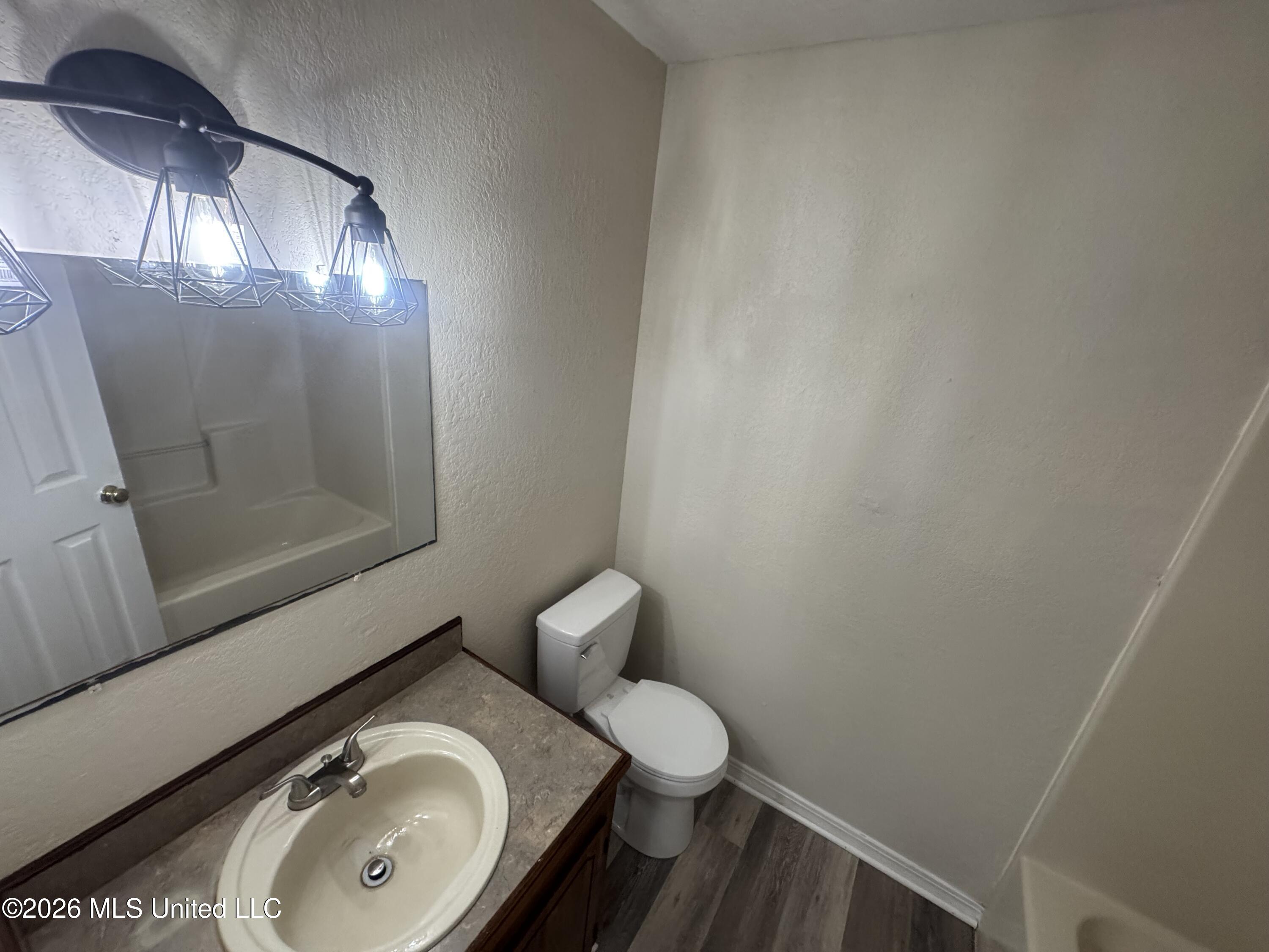 108 A B Thompson Street Property Photo 14