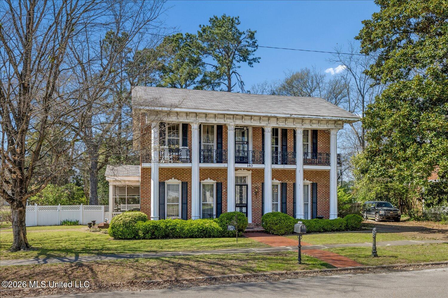 140 N Maury Street Property Photo 3