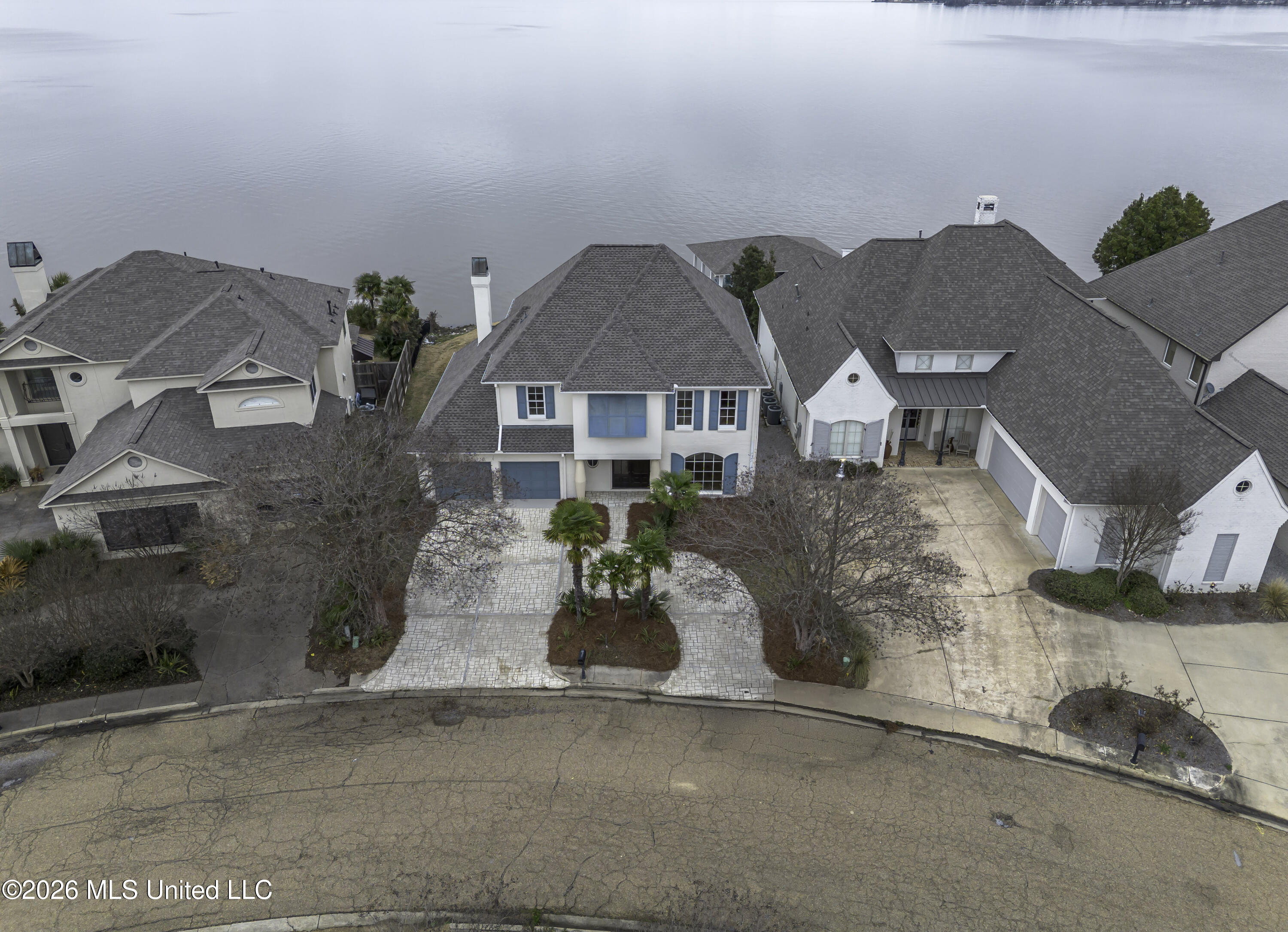 1418 Windrose Drive Property Photo 2