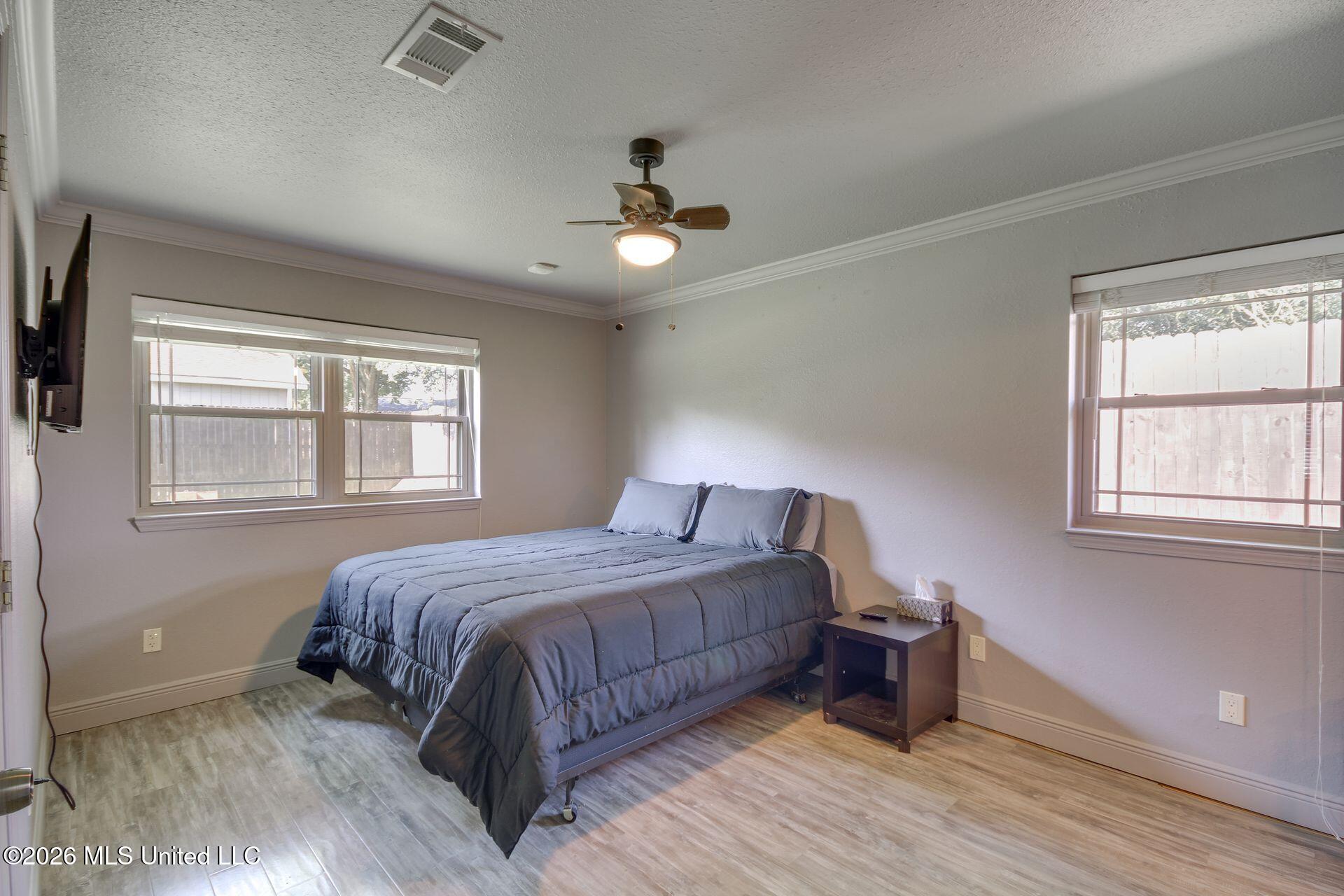 12424 Crestwood Drive Property Photo 15