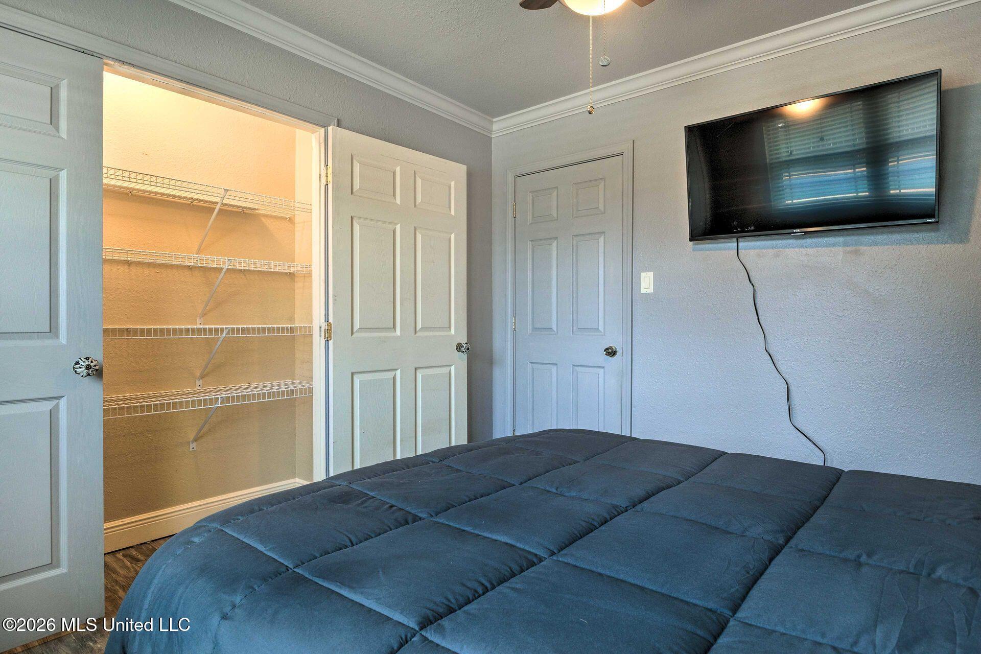 12424 Crestwood Drive Property Photo 19
