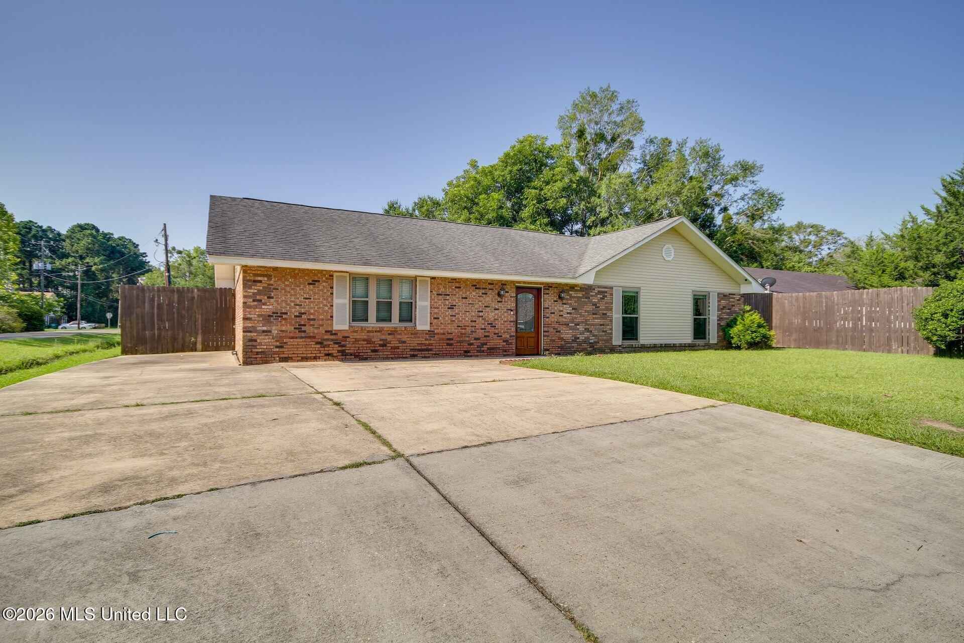 12424 Crestwood Drive Property Photo 27
