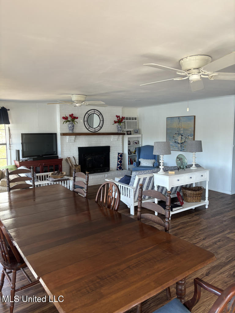 205 Snow Lake Drive Property Photo 10