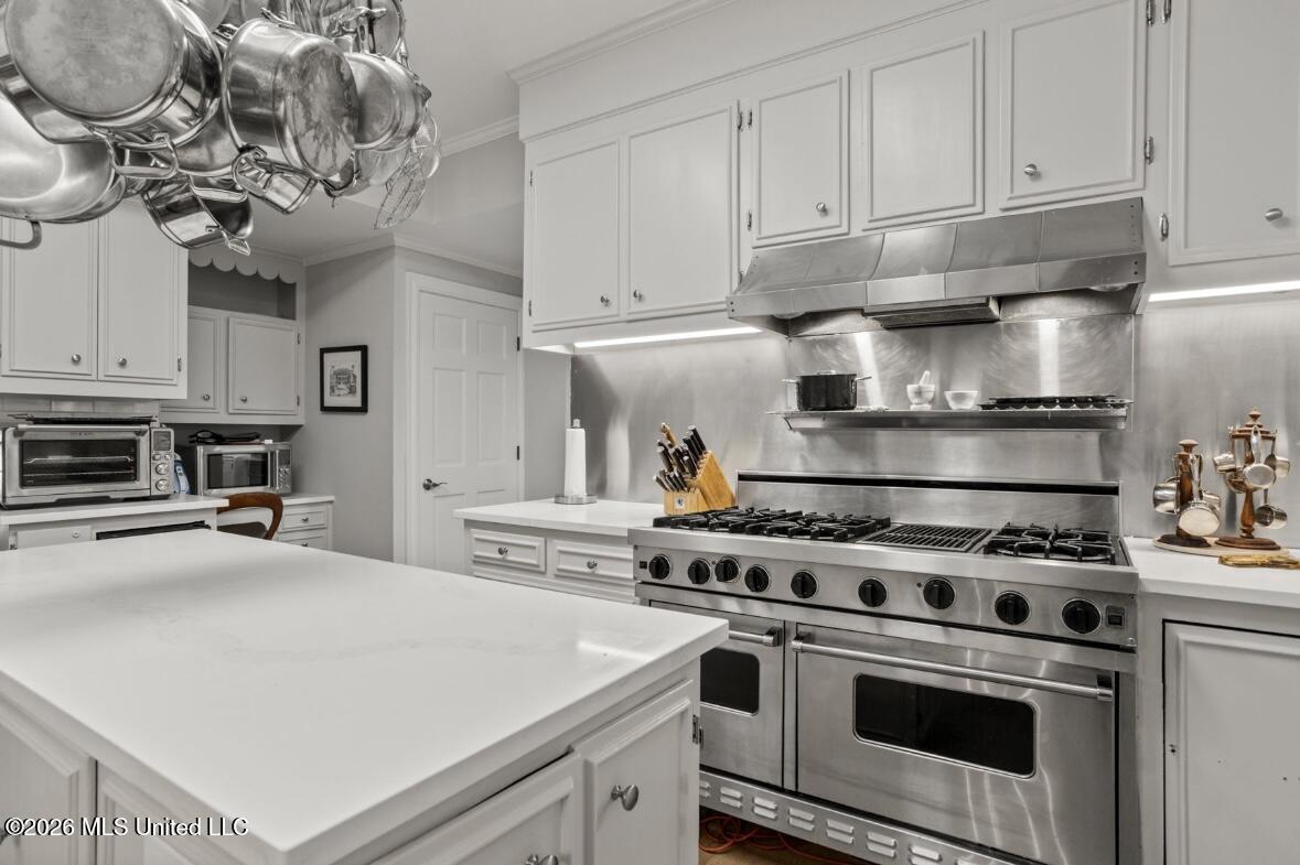 101 Olympia Fields Property Photo 7