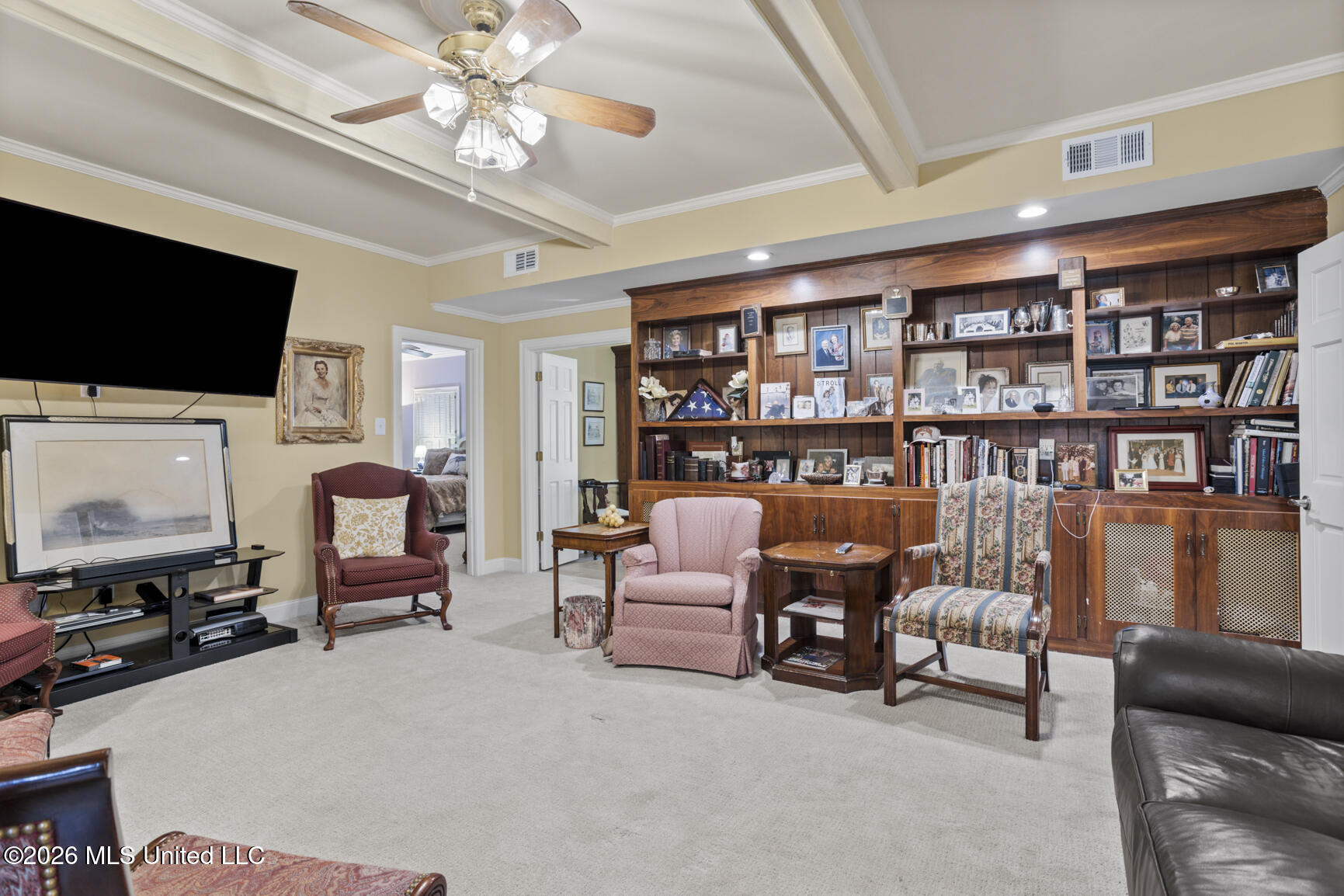 101 Olympia Fields Property Photo 11