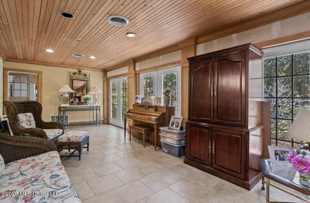 101 Olympia Fields Property Photo 12
