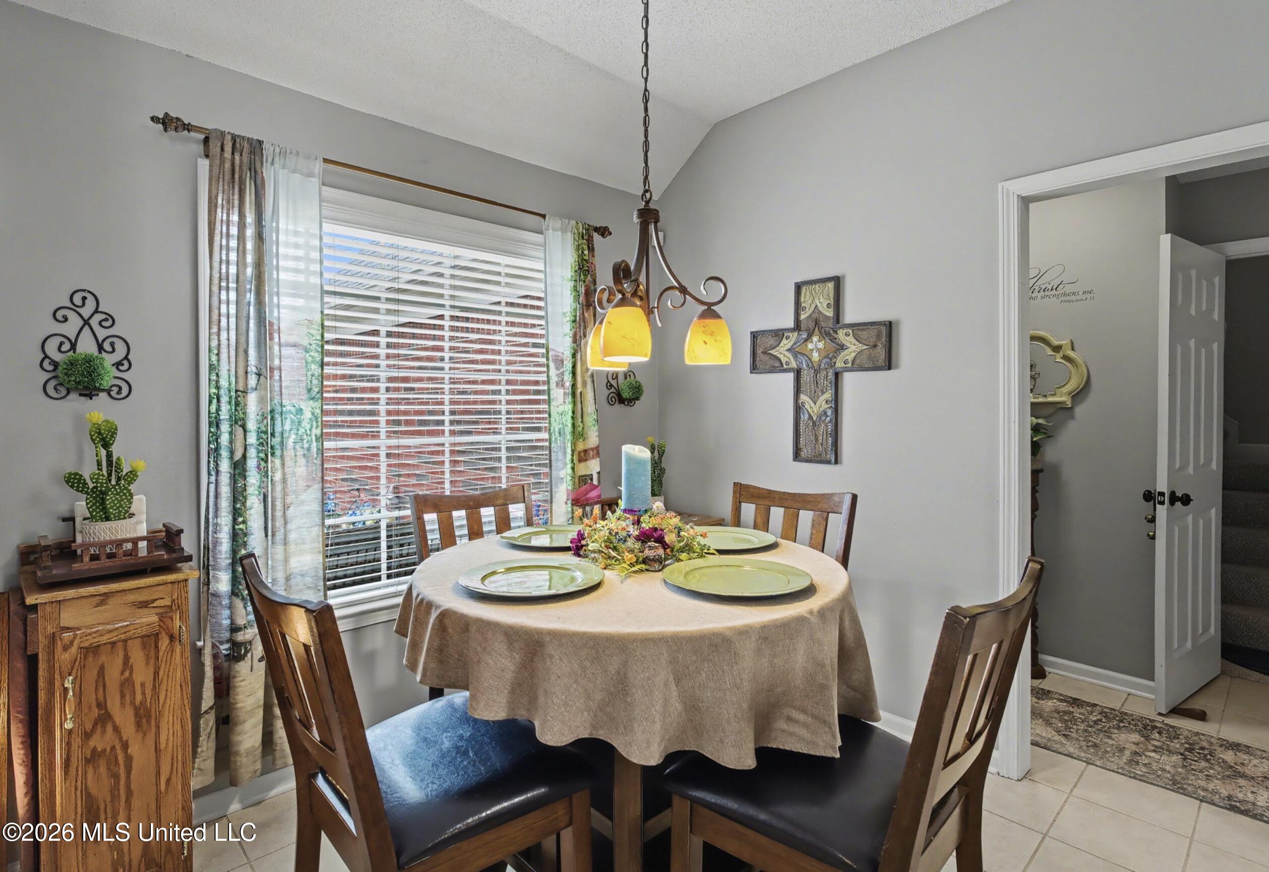 7741 Meadow Ridge Lane Property Photo 8
