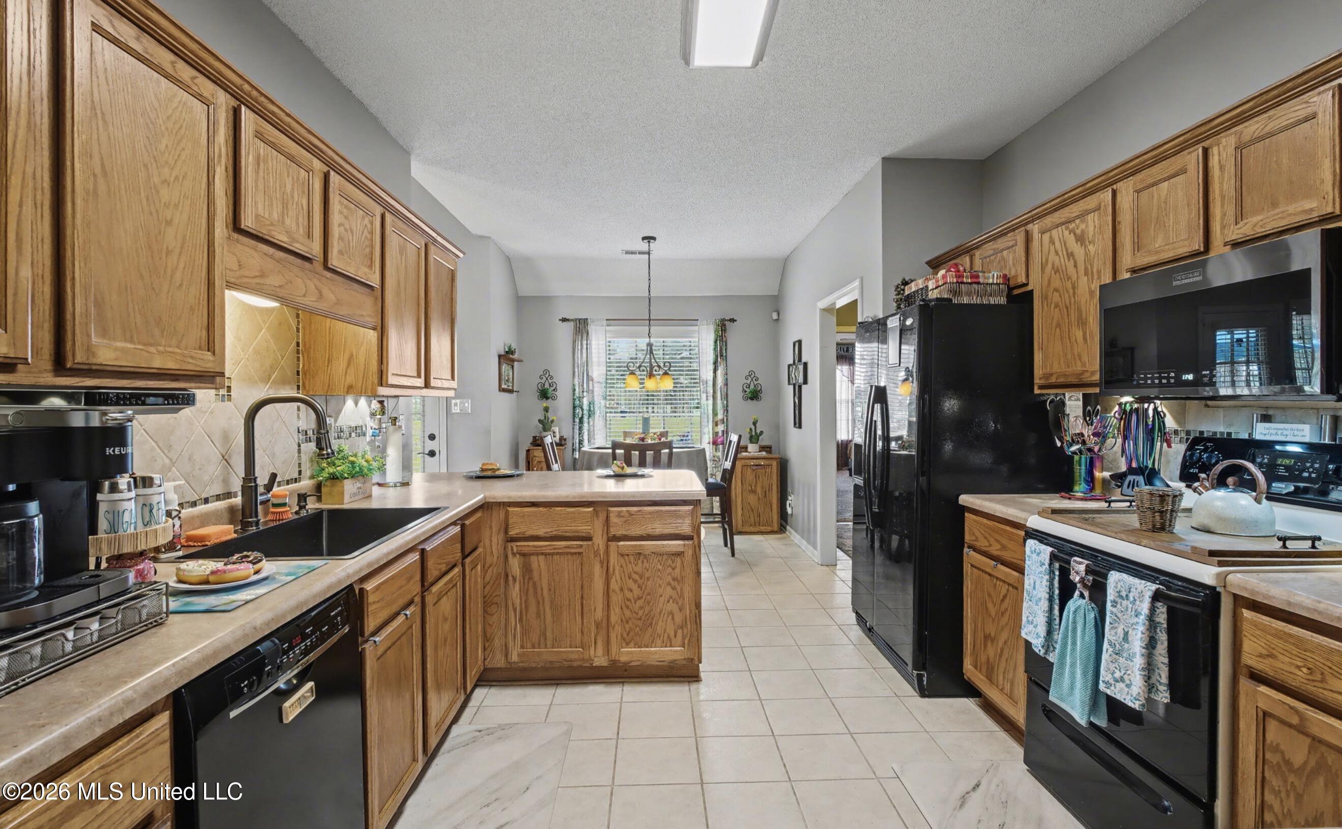 7741 Meadow Ridge Lane Property Photo 10
