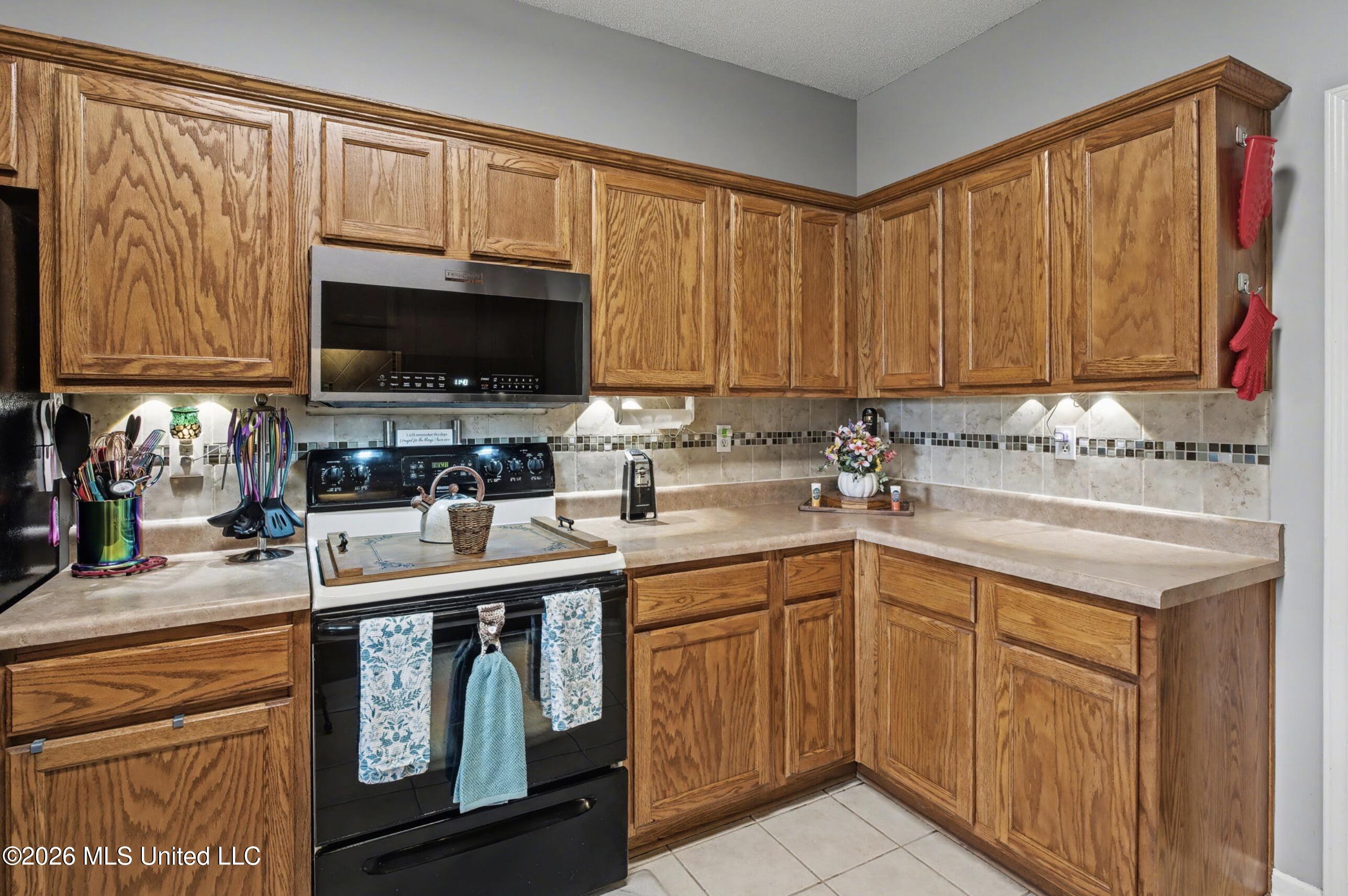 7741 Meadow Ridge Lane Property Photo 11
