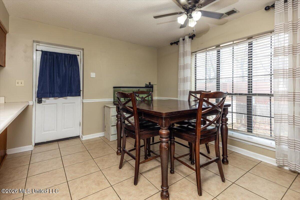 9868 Sequoia Lane Property Photo 6