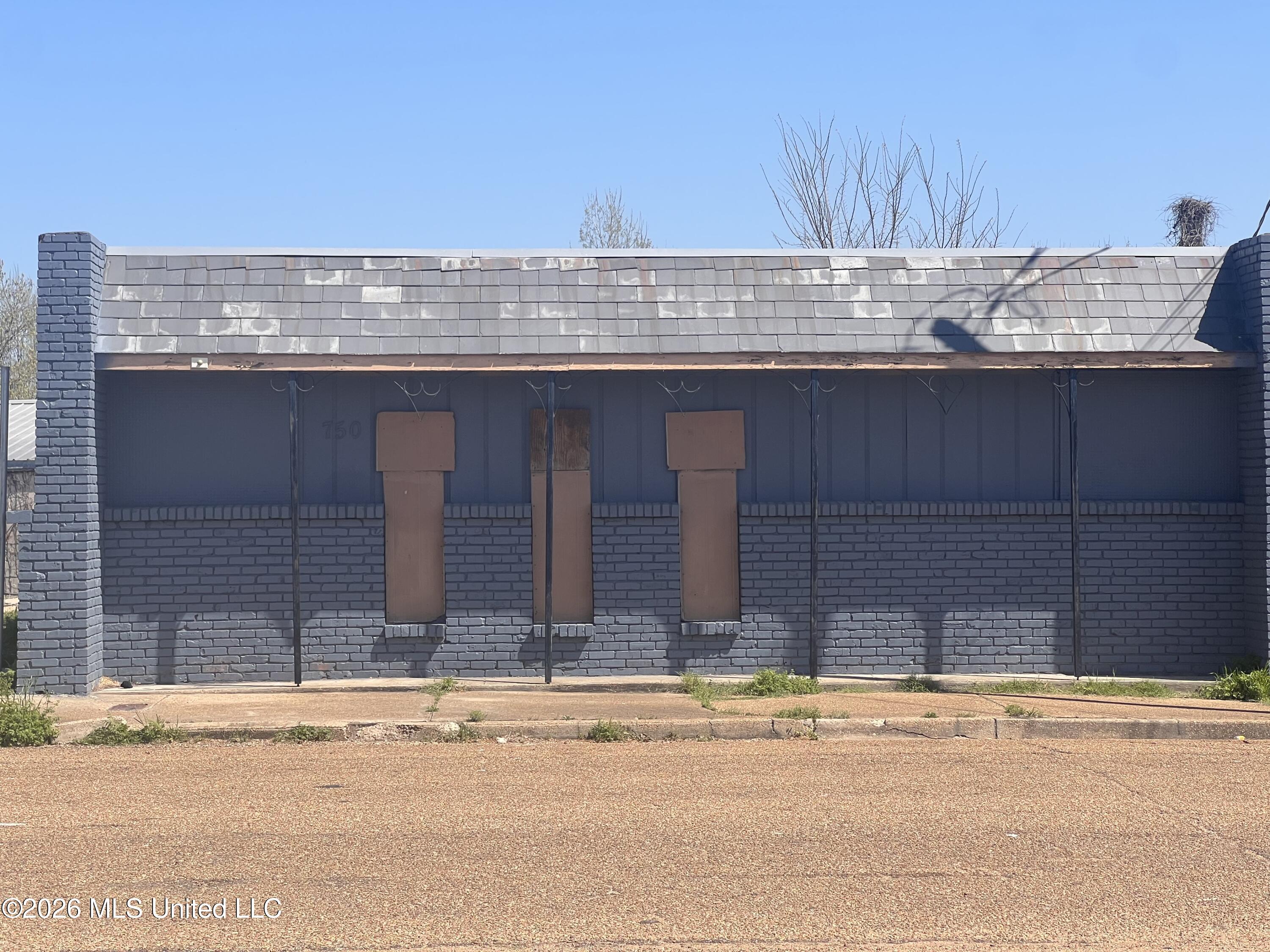 750 W Amite Street Property Photo 1