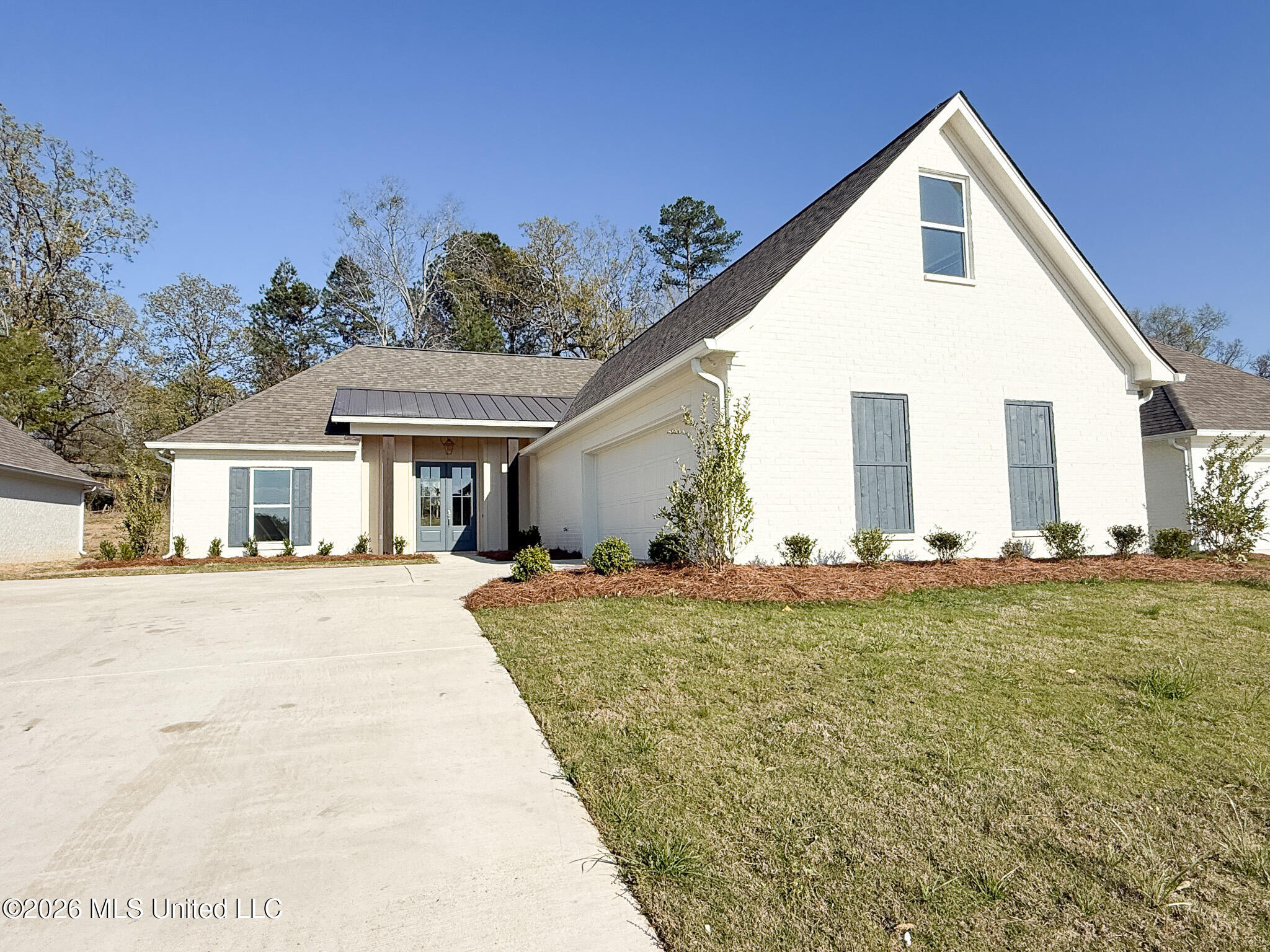 348 Oakville Circle Property Photo 1