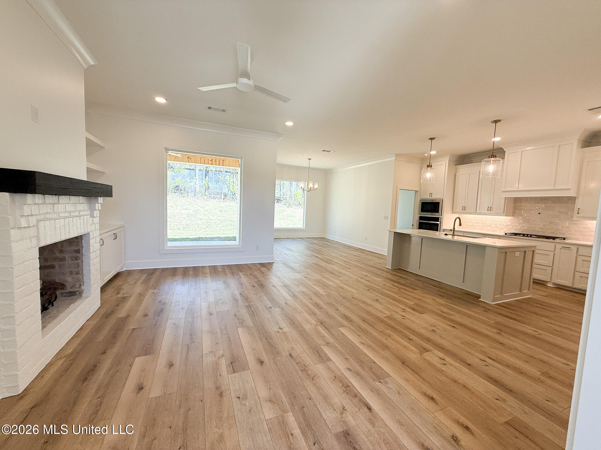 348 Oakville Circle Property Photo 5
