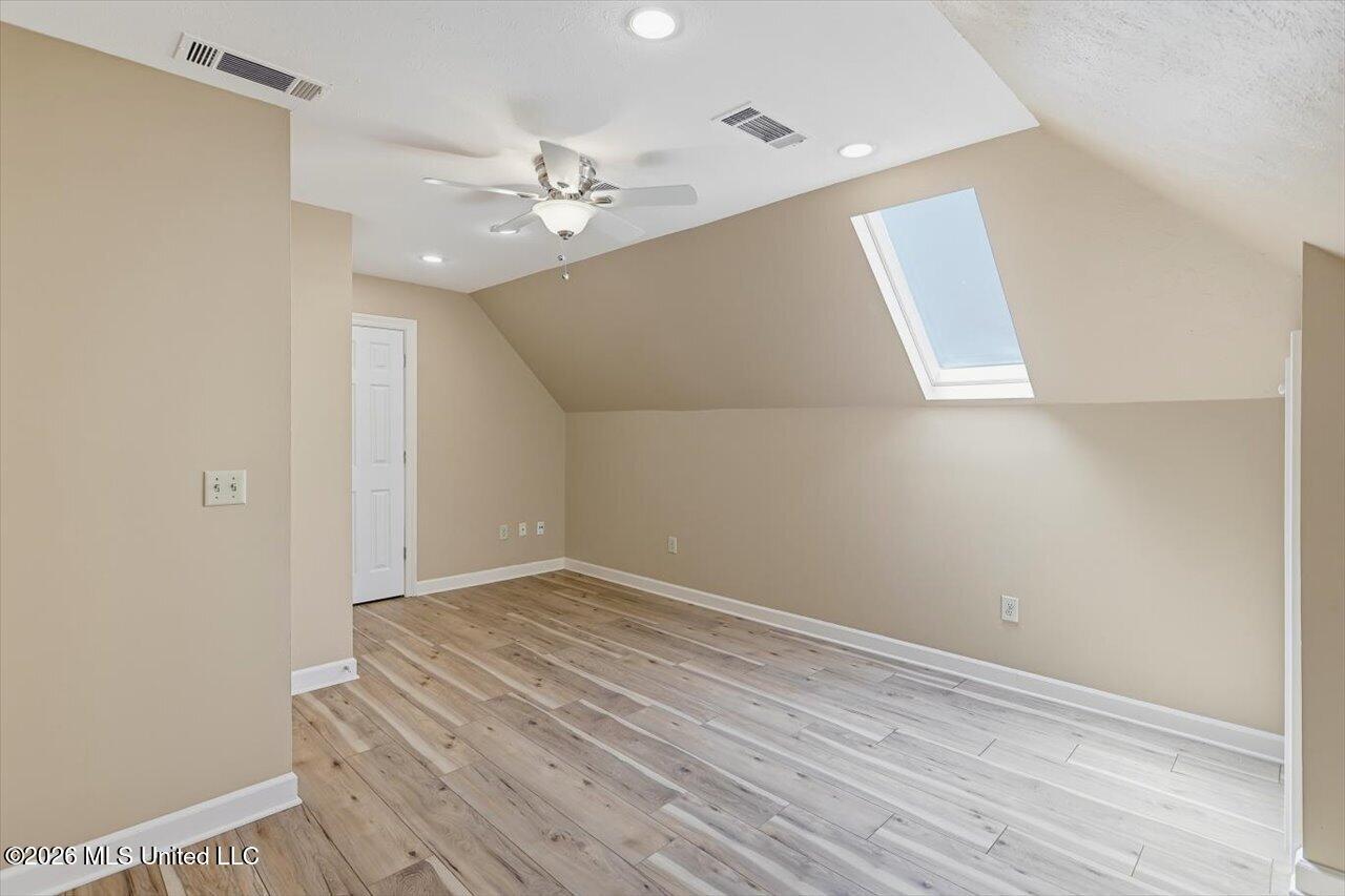 827 Annandale Road Property Photo 33