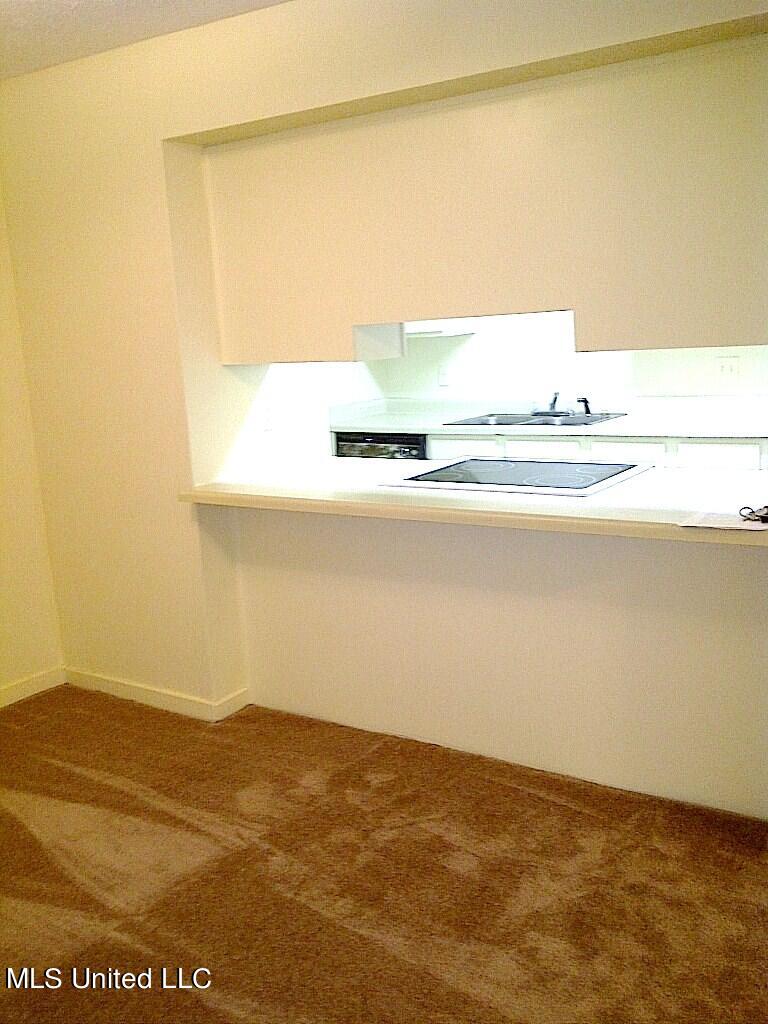 836 Riverview Drive Property Photo 3