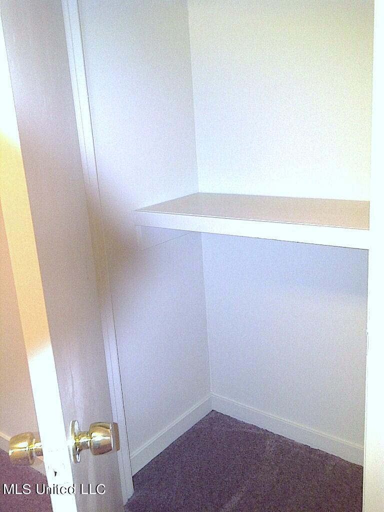 836 Riverview Drive Property Photo 8