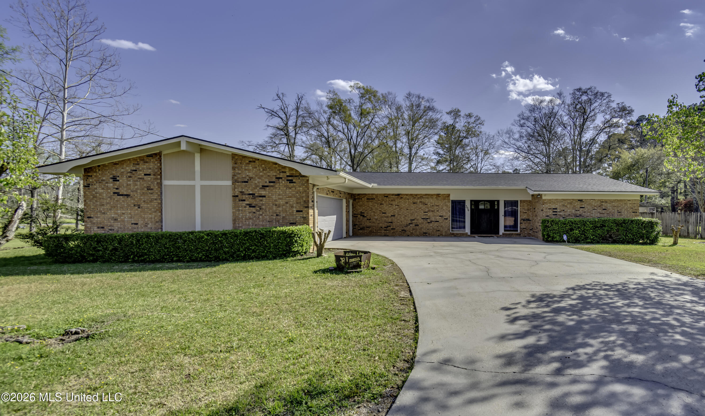306 Hancock Drive Property Photo 1