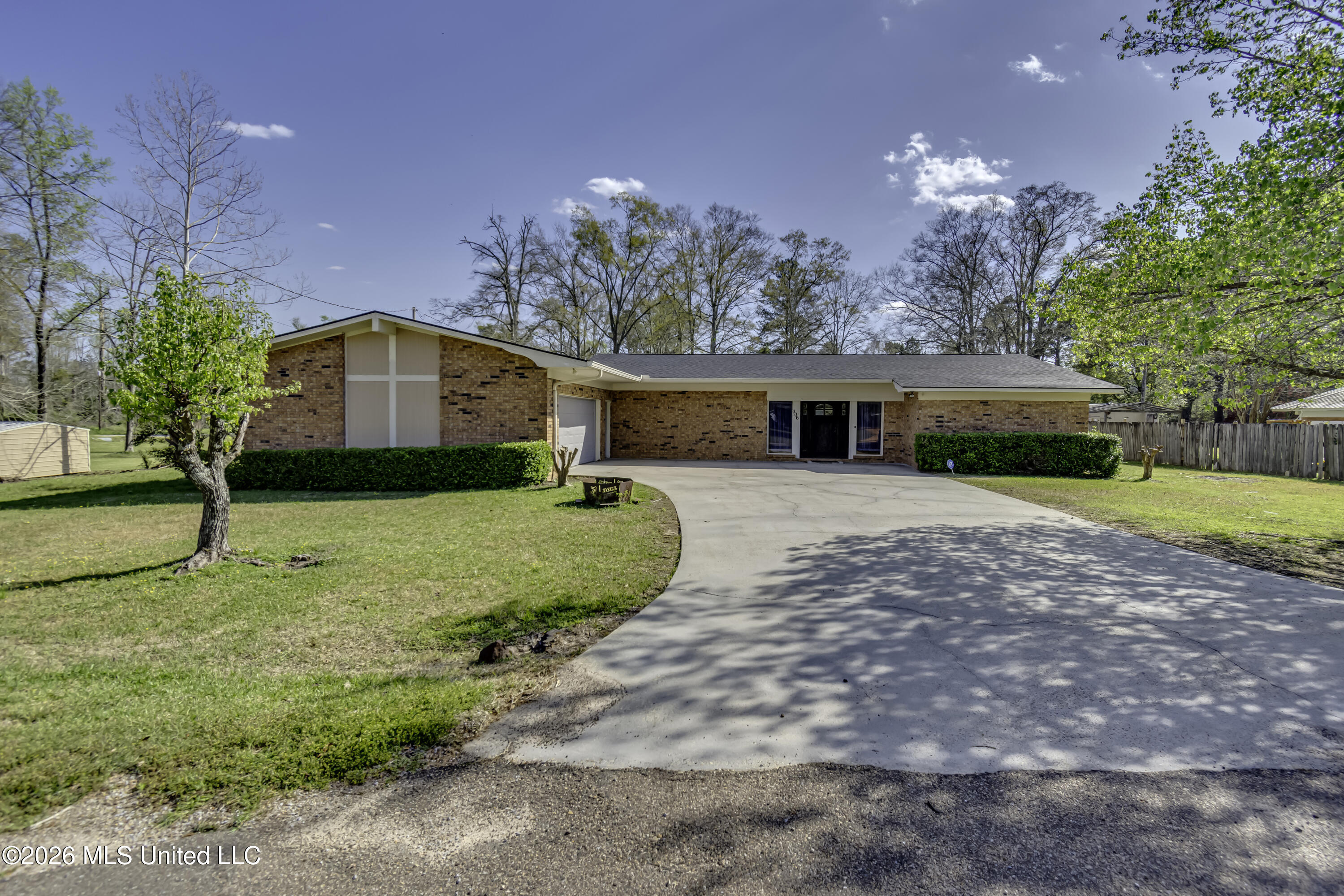 306 Hancock Drive Property Photo 2