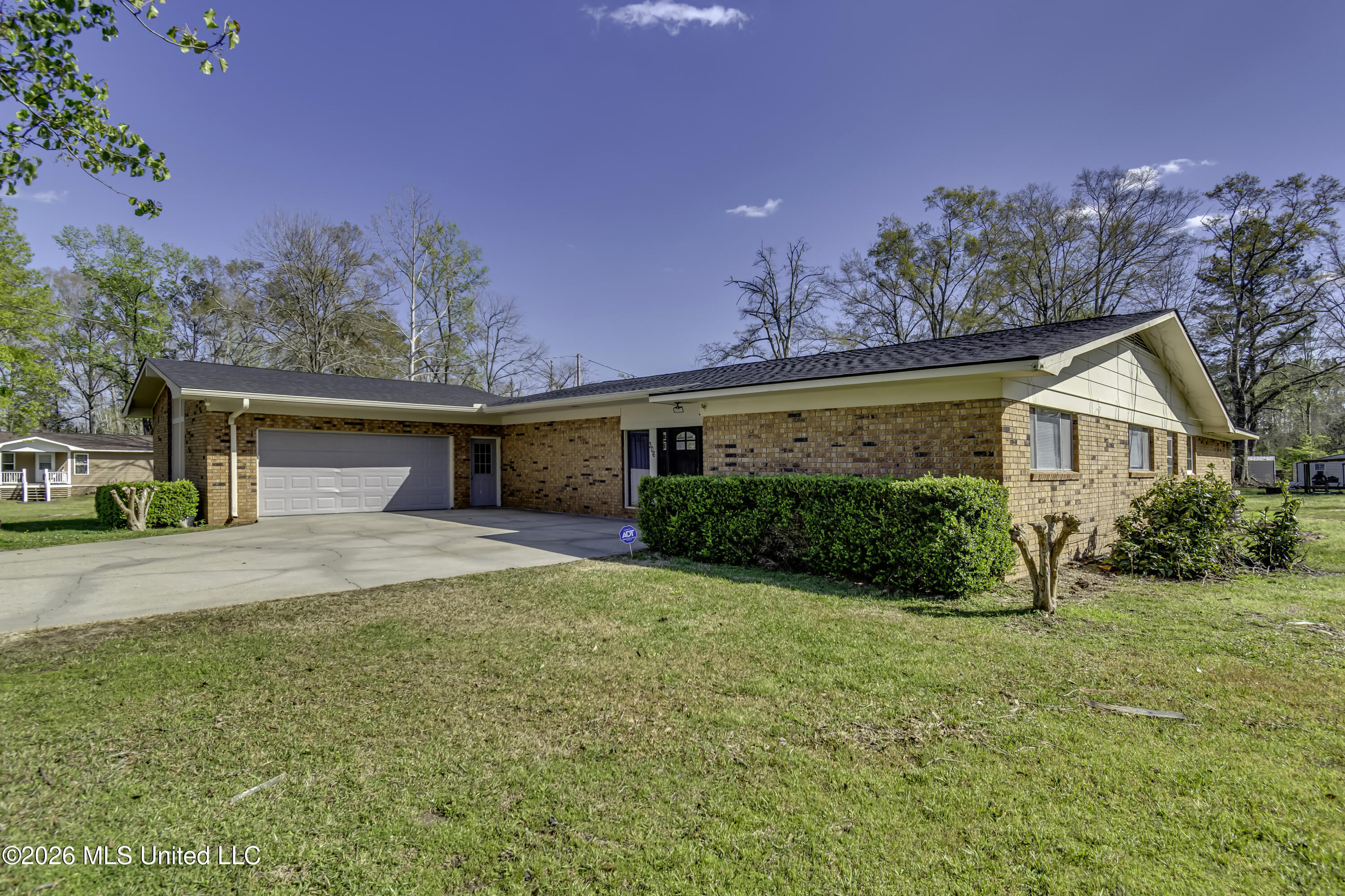 306 Hancock Drive Property Photo 3