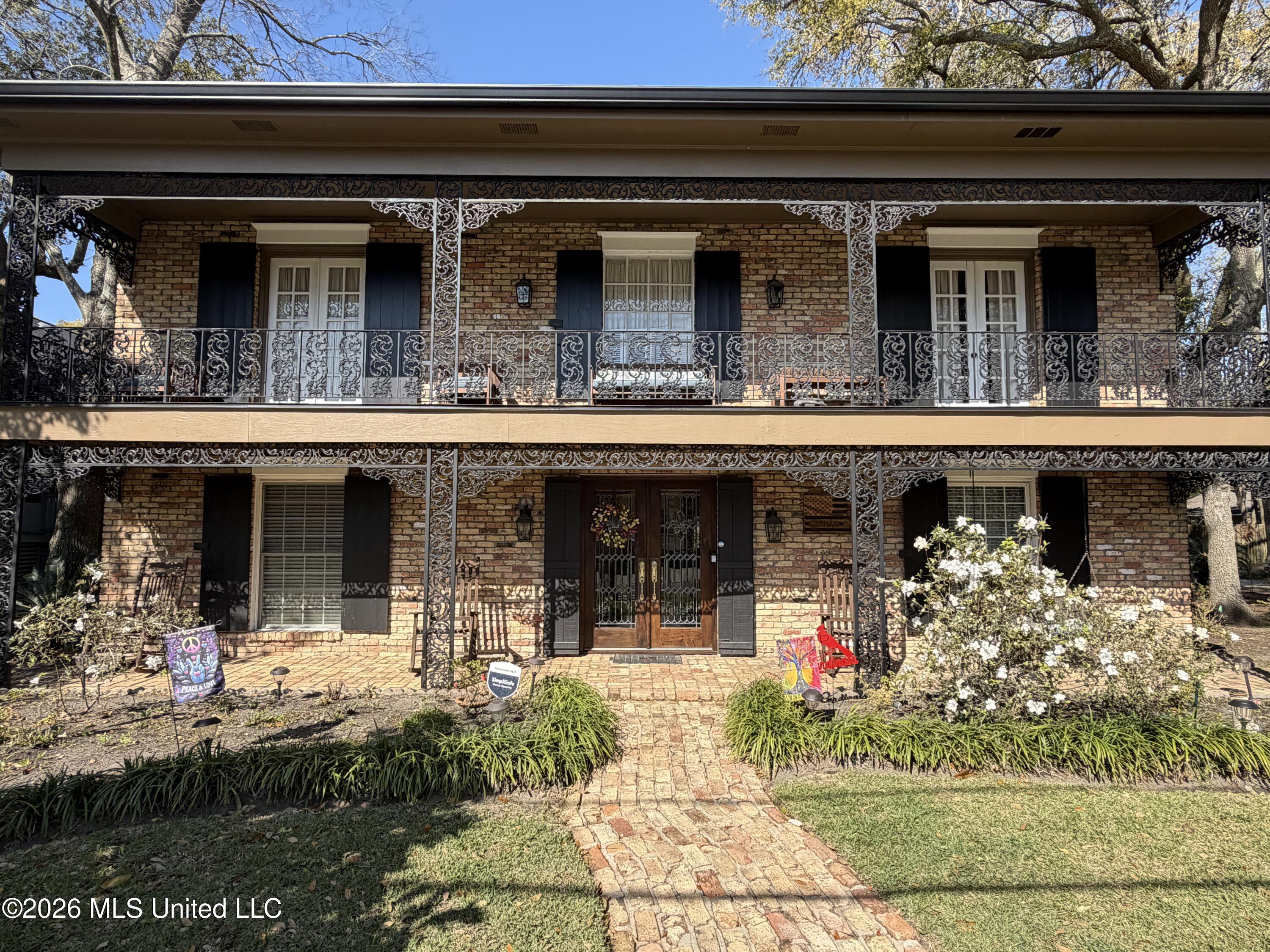 807 Del Sud Drive Property Photo 2