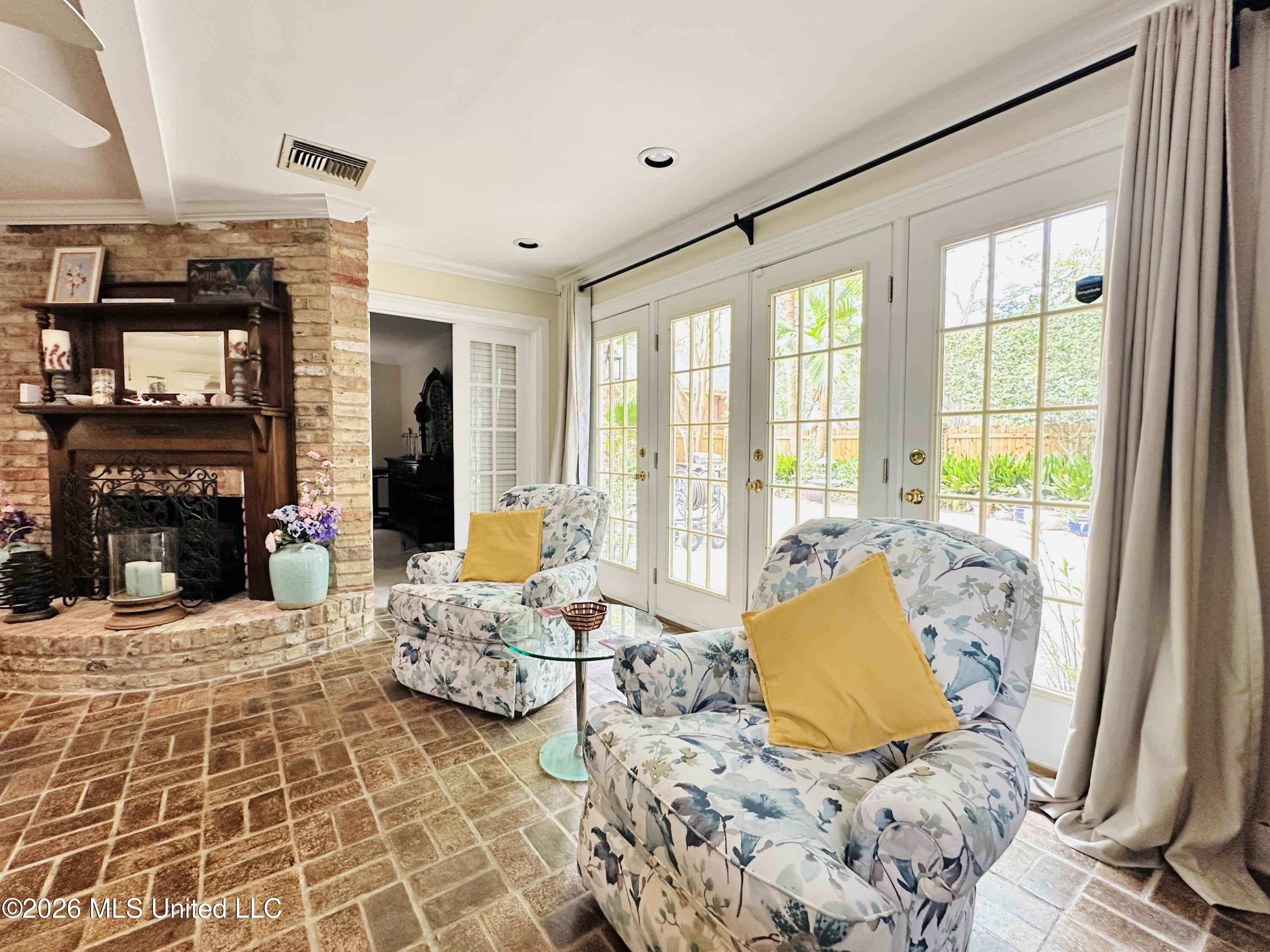 807 Del Sud Drive Property Photo 19