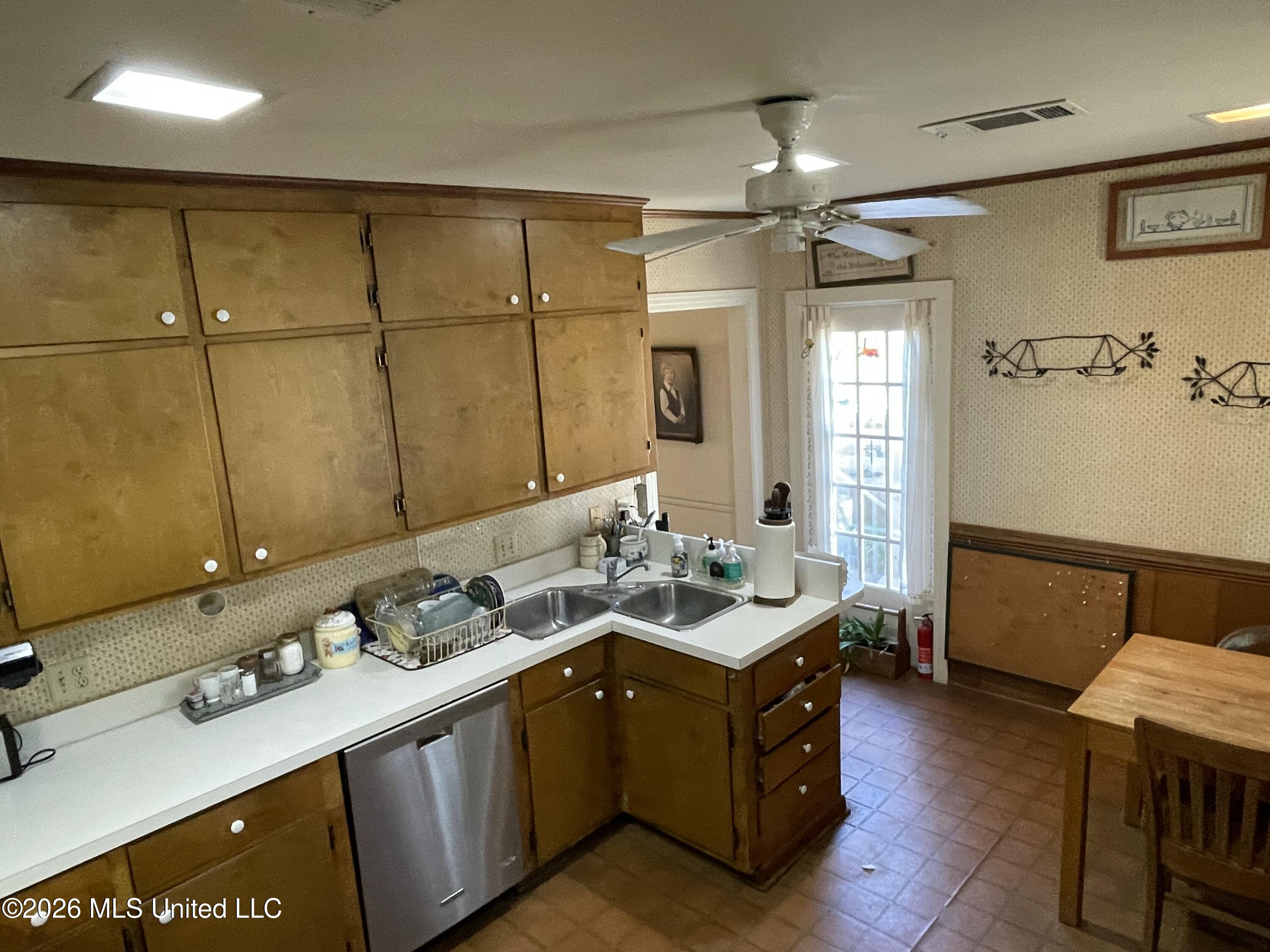 425 Natchez Avenue Property Photo 18