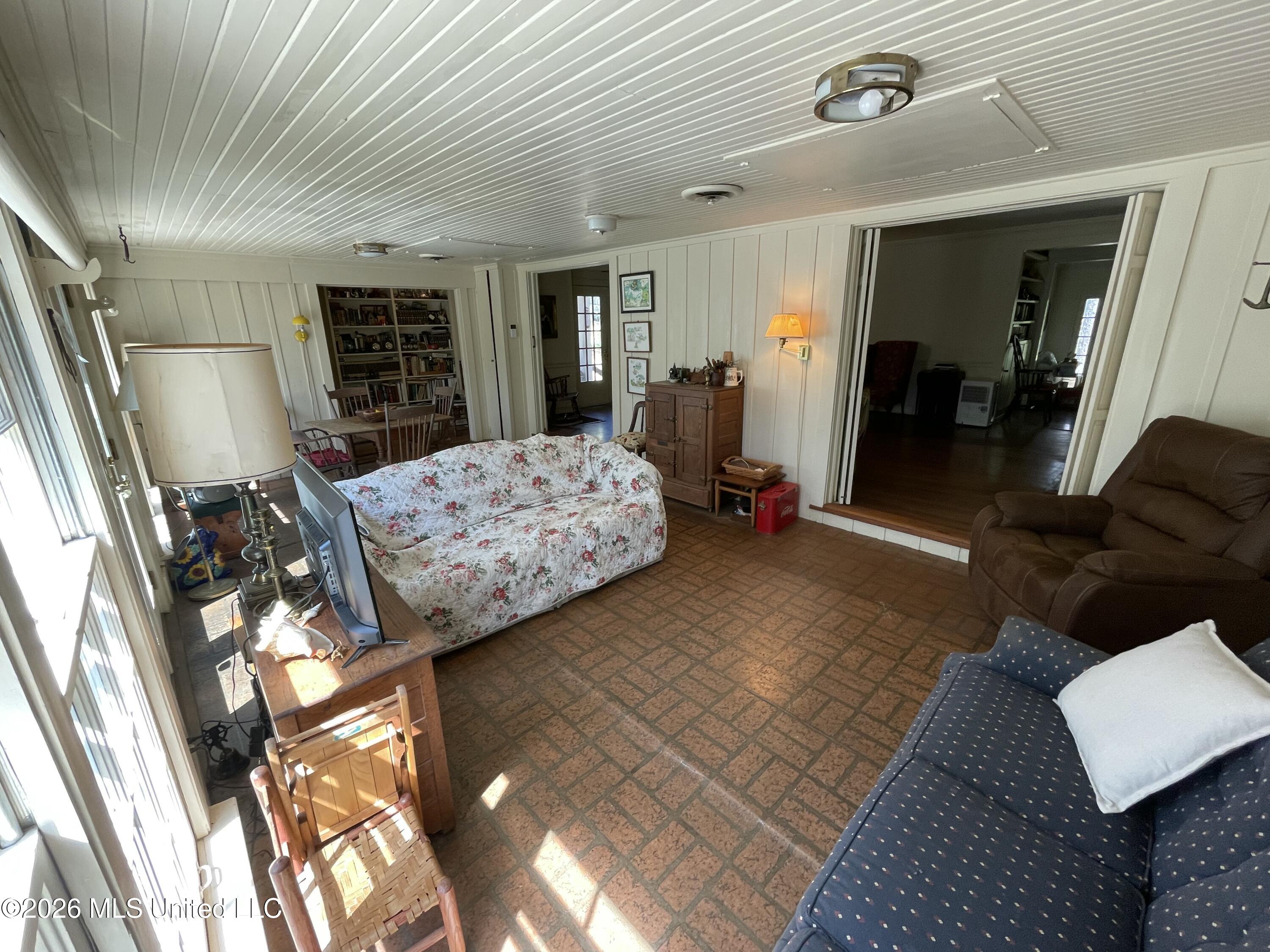 425 Natchez Avenue Property Photo 28