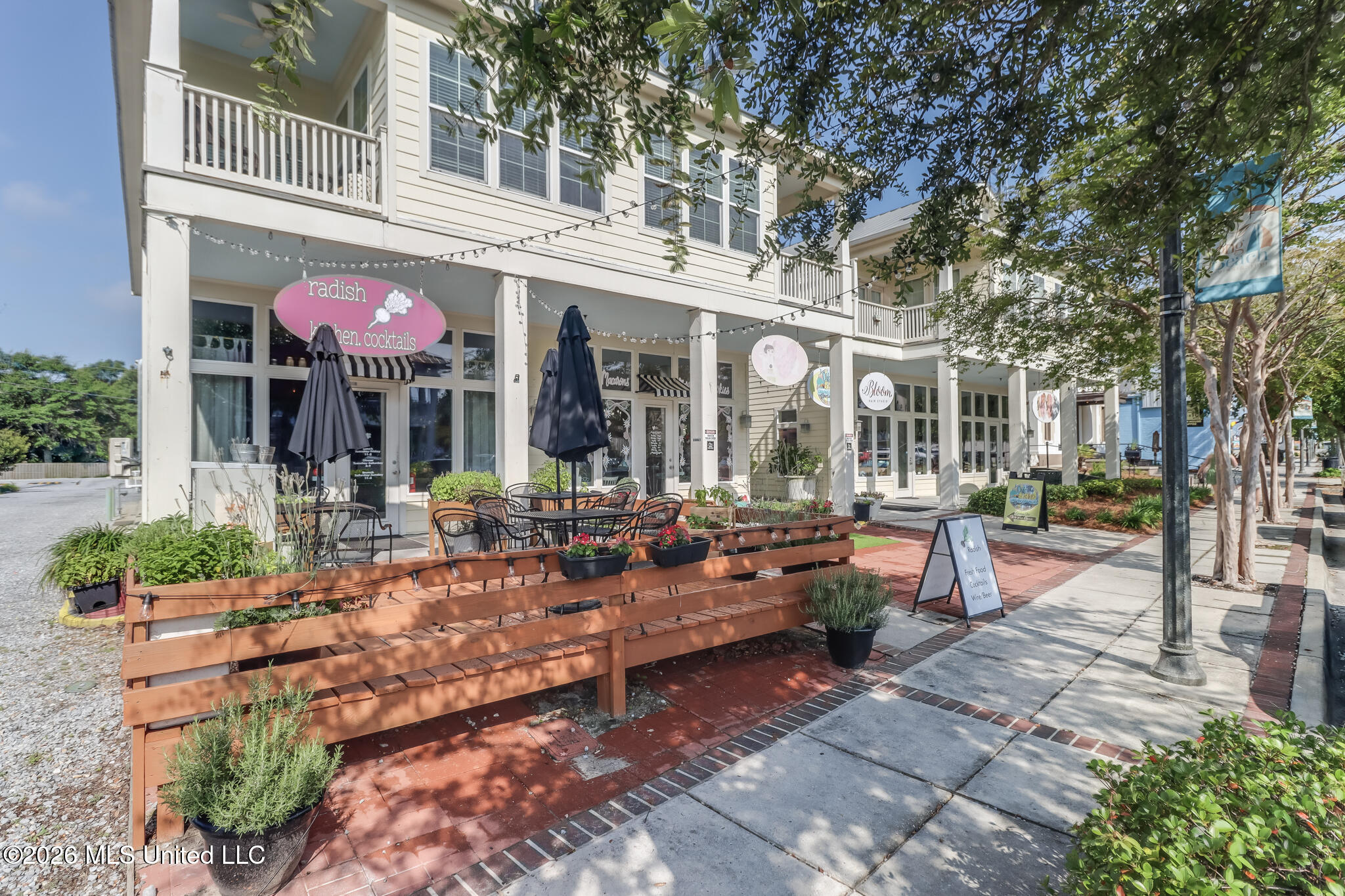 200 Jeff Davis Avenue Property Photo 1